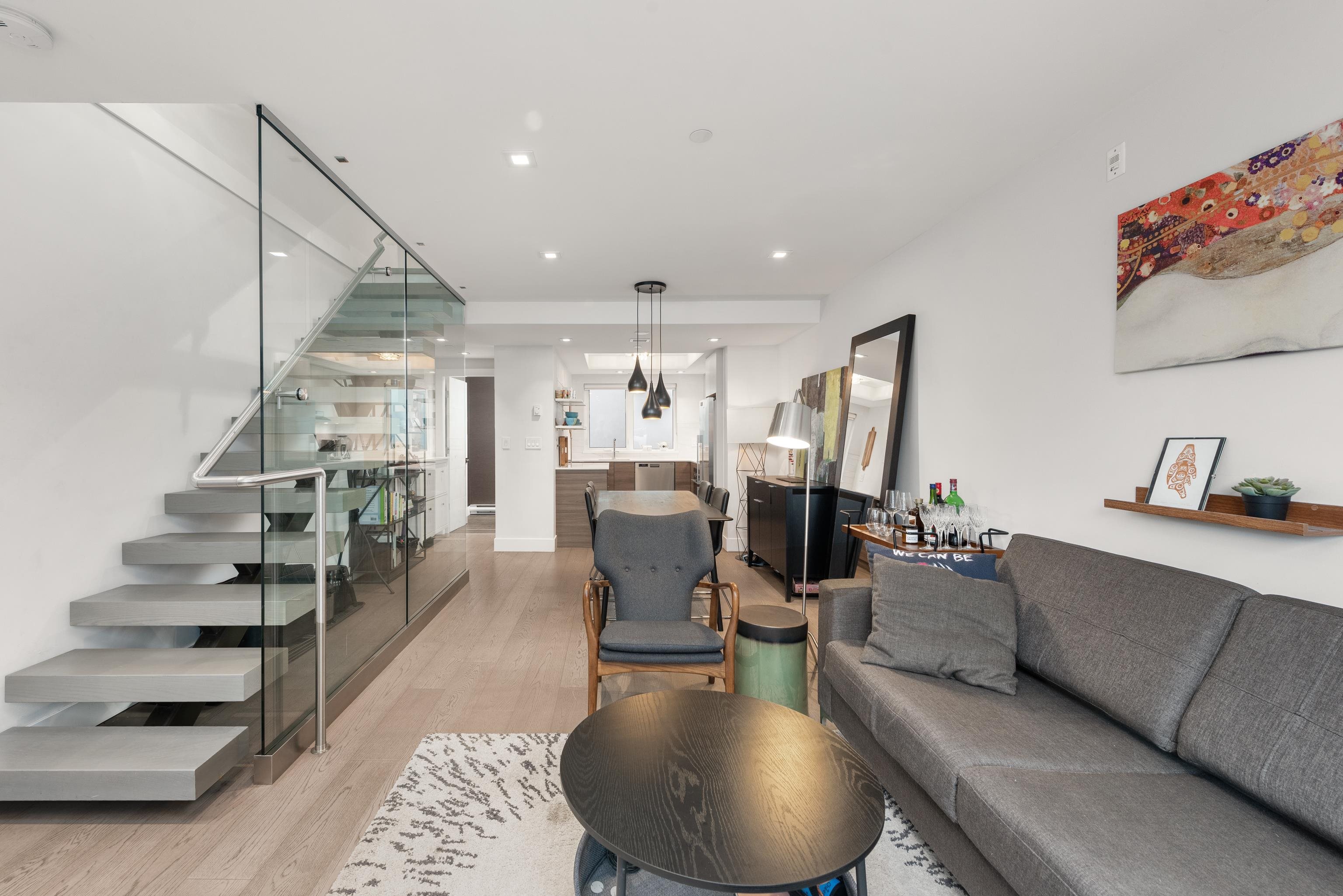 147 ST. PATRICKS AVENUE, North Vancouver BC V7L 0E7, R3101602, BC,