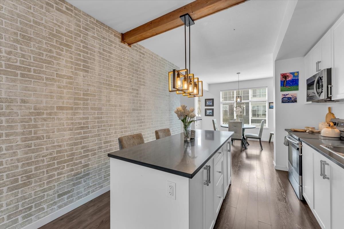 32 18681 68 AVENUE, R3101844, BC,