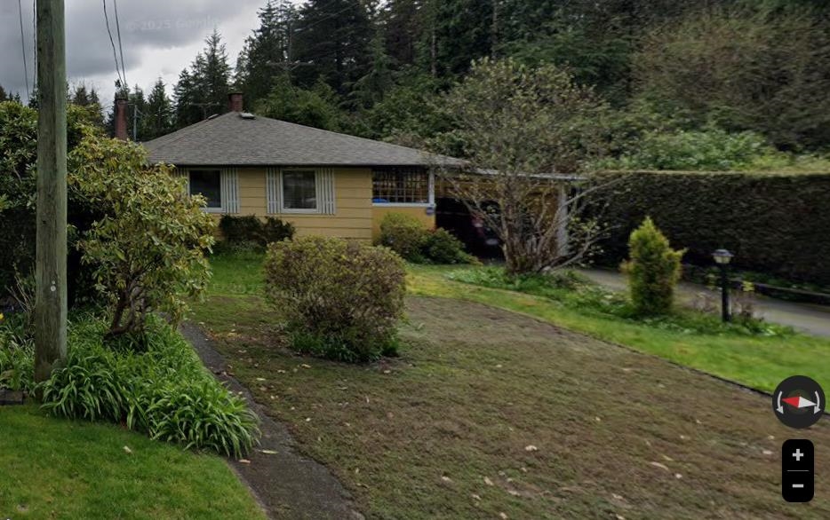 2700 PHILIP AVENUE, North Vancouver BC V7R 1B8, R3101880, BC,