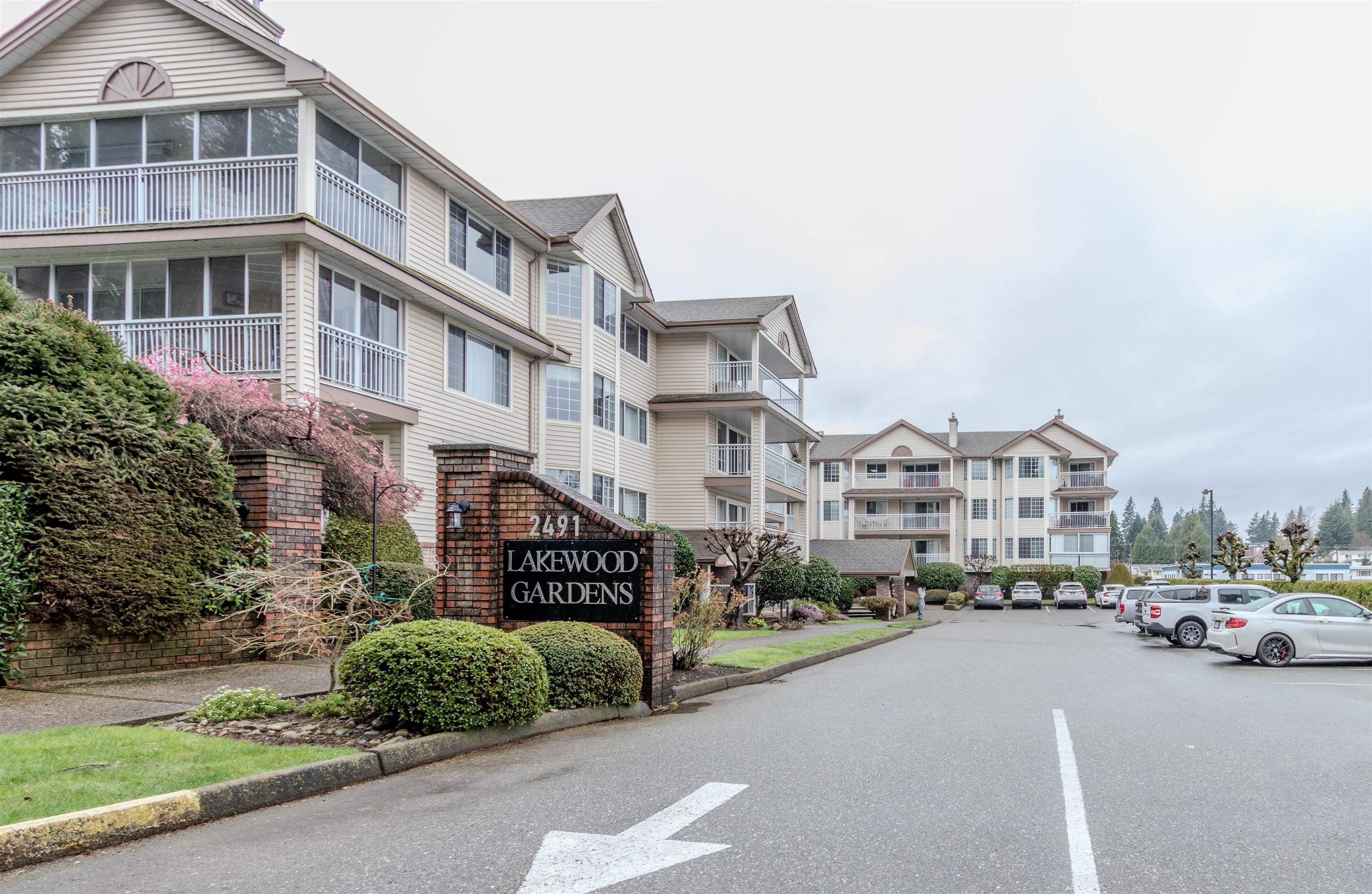 201 2491 GLADWIN ROAD, R3102113, BC,