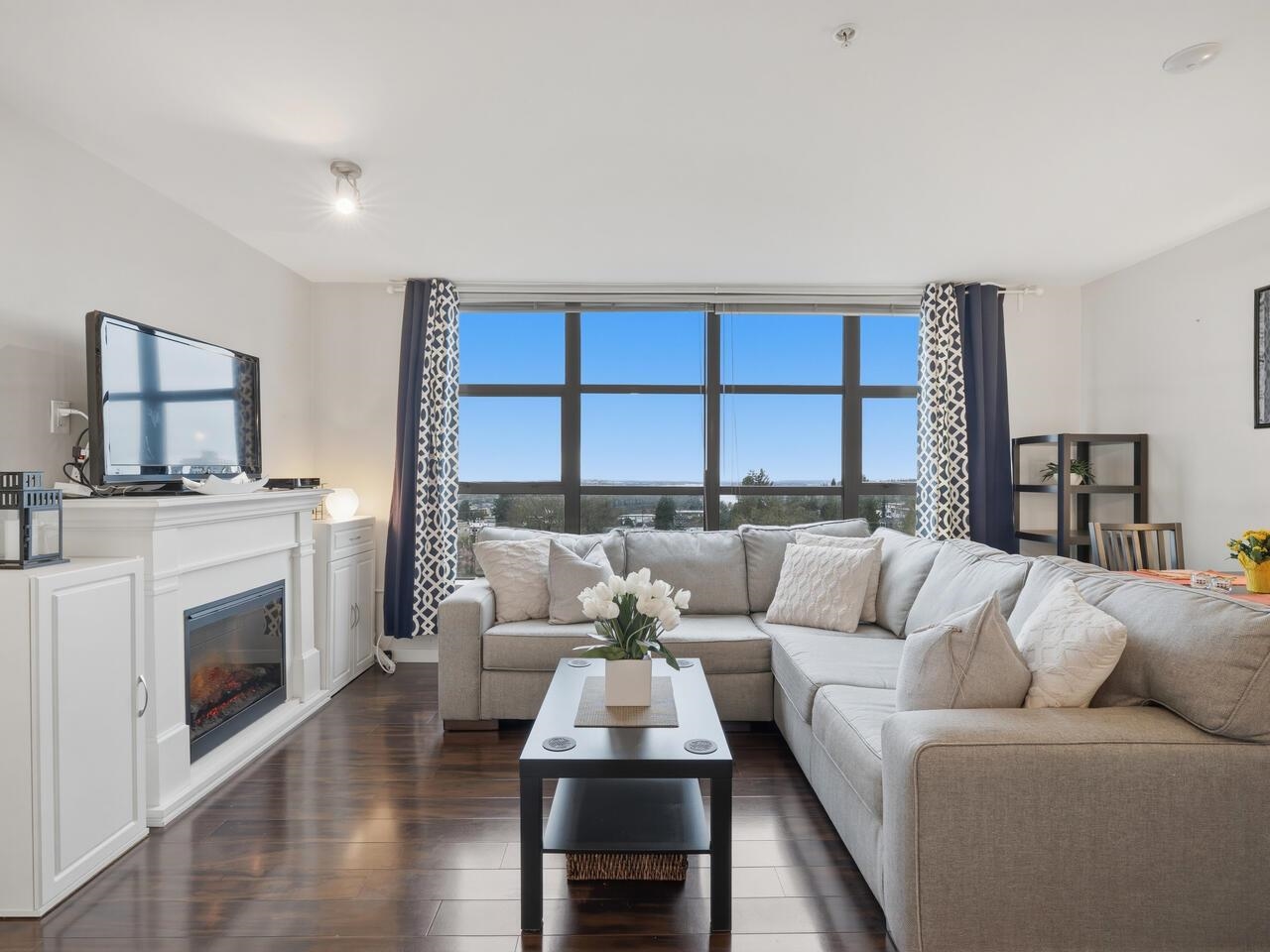 605 306 SIXTH STREET, R3102124, BC,