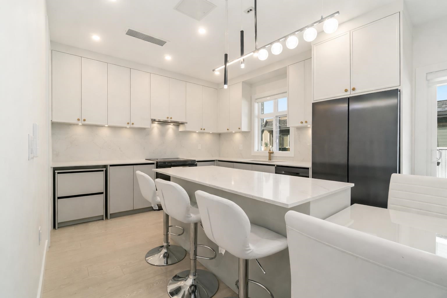 8 9633 STEVESTON HIGHWAY, R3102248, BC,