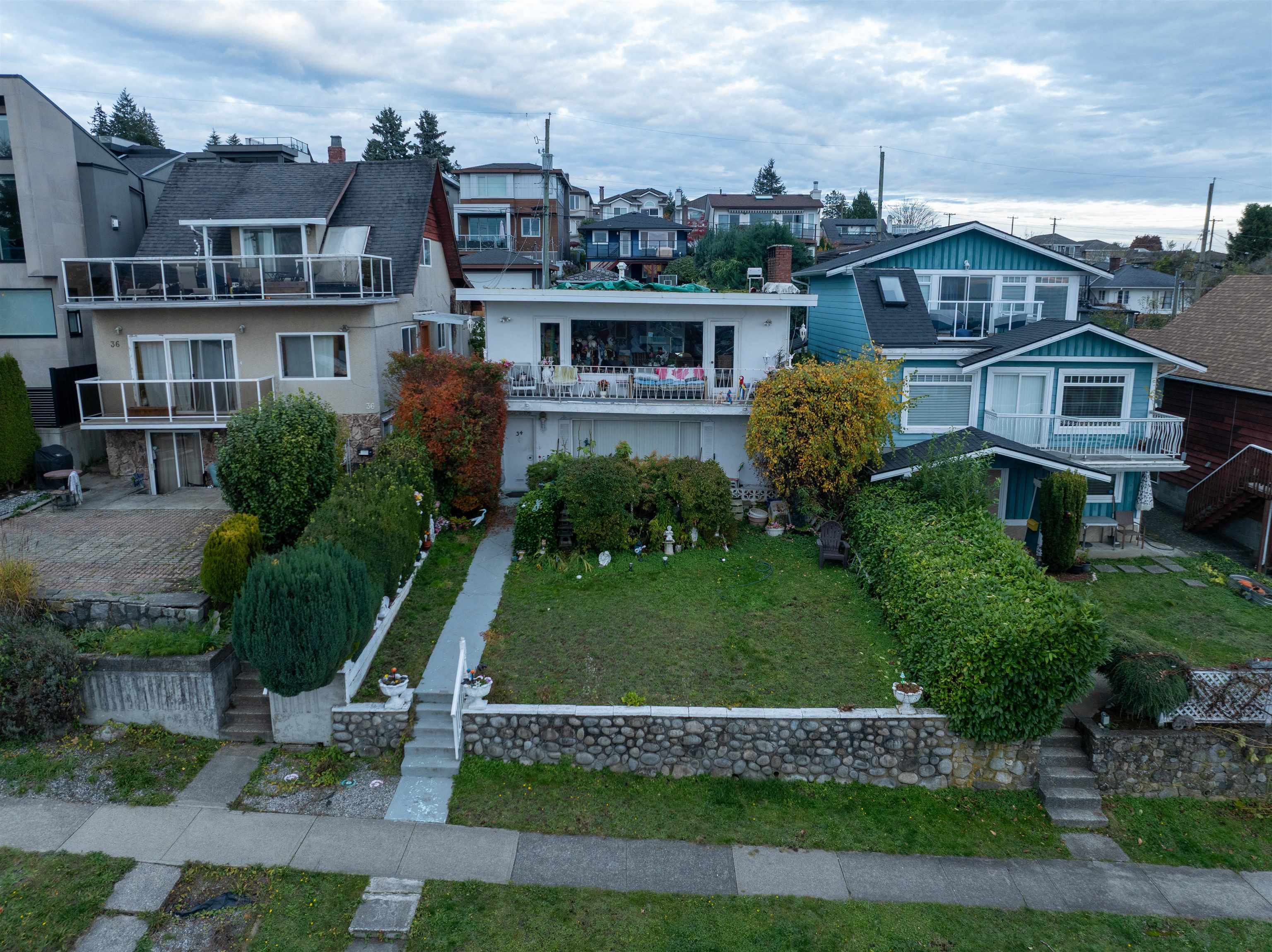 34 N HYTHE AVENUE, Burnaby BC V5B 1G4, R3102459, BC,