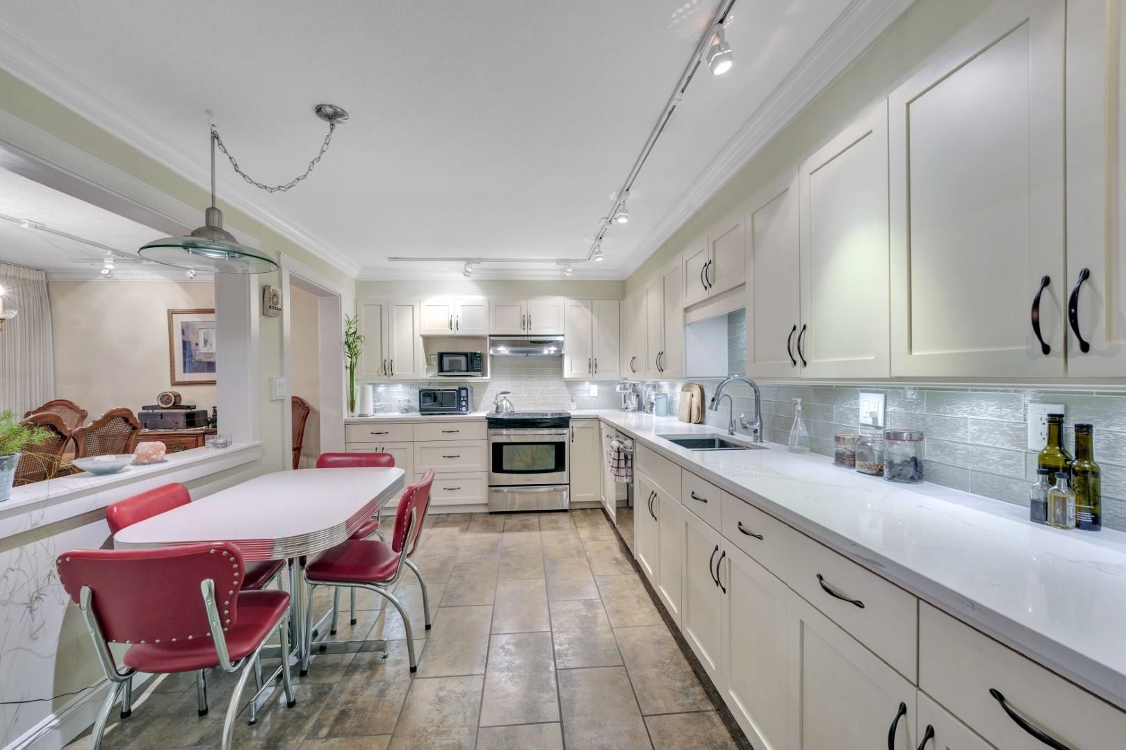 109B 1210 QUAYSIDE DRIVE, R3102595, BC,