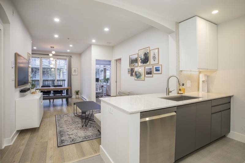 319 9233 FERNDALE ROAD, R3102641, BC,