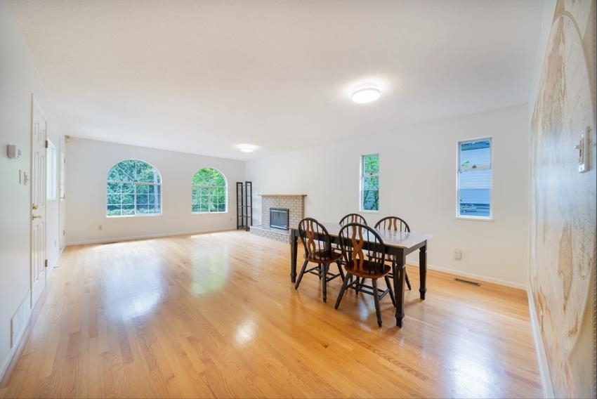 Upper 4533 W 16TH AVE, Vancouver BC V6R 3E8, R3102649, BC,