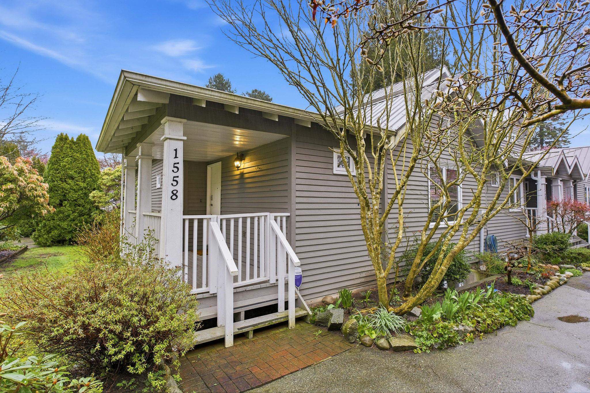 1558 BOWSER AVENUE, North Vancouver BC V7P 2Y3, R3102674, BC,