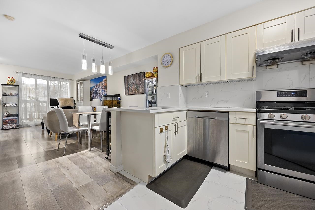 52 7088 LYNNWOOD DRIVE, R3102706, BC,