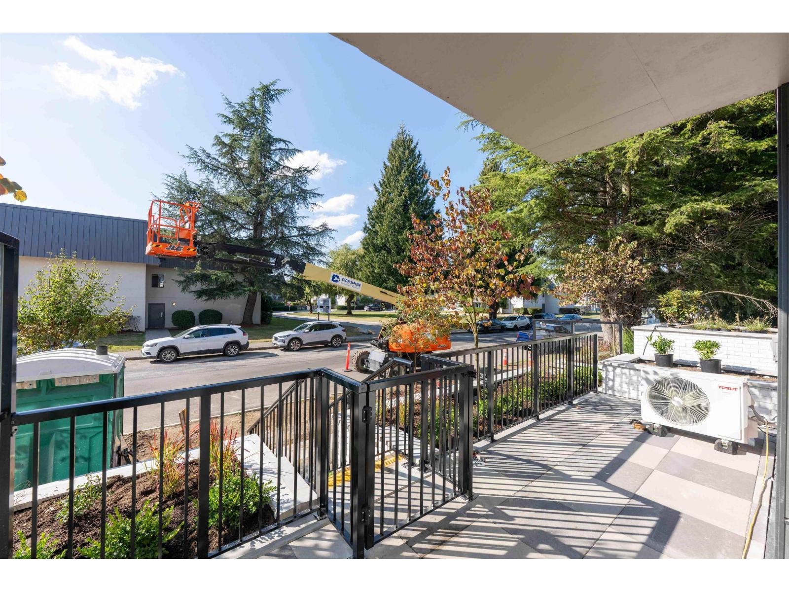 3 Bed 5398 207 STREET, R3102749, BC,