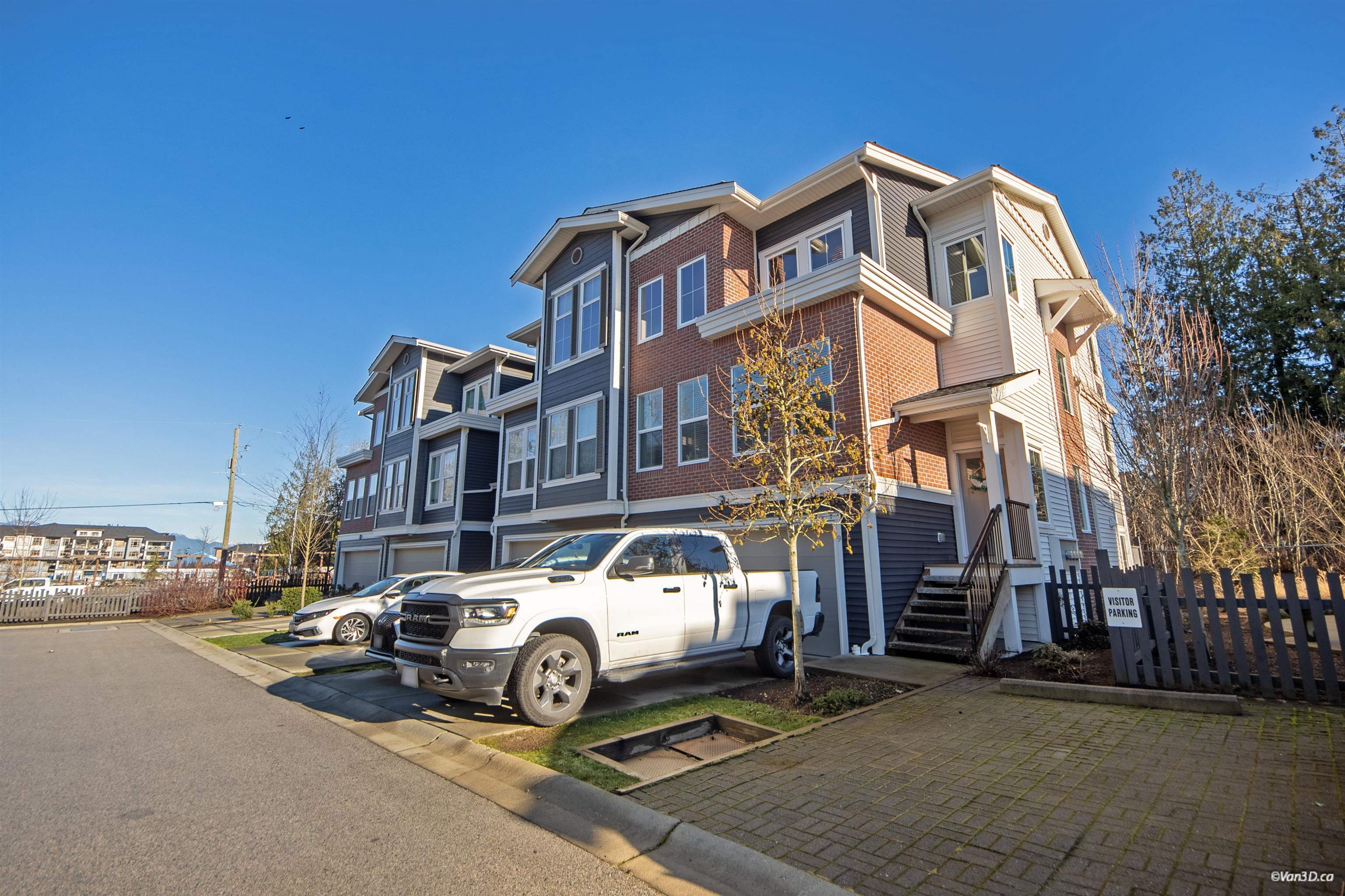 9 8370 202B STREET, R3102831, BC,