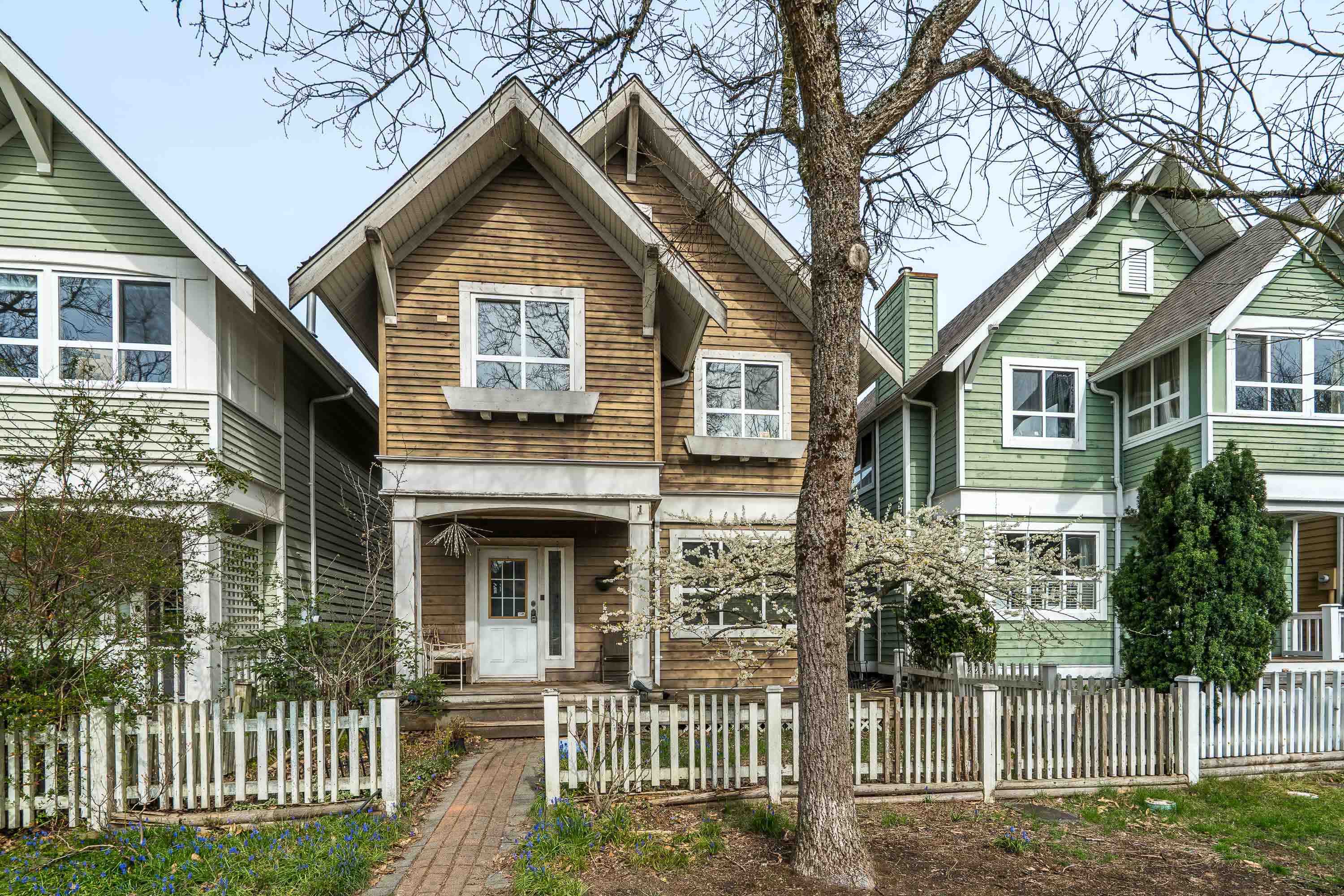 137 STAR CRESCENT, New Westminster BC V3M 6X6, R3102932, BC,