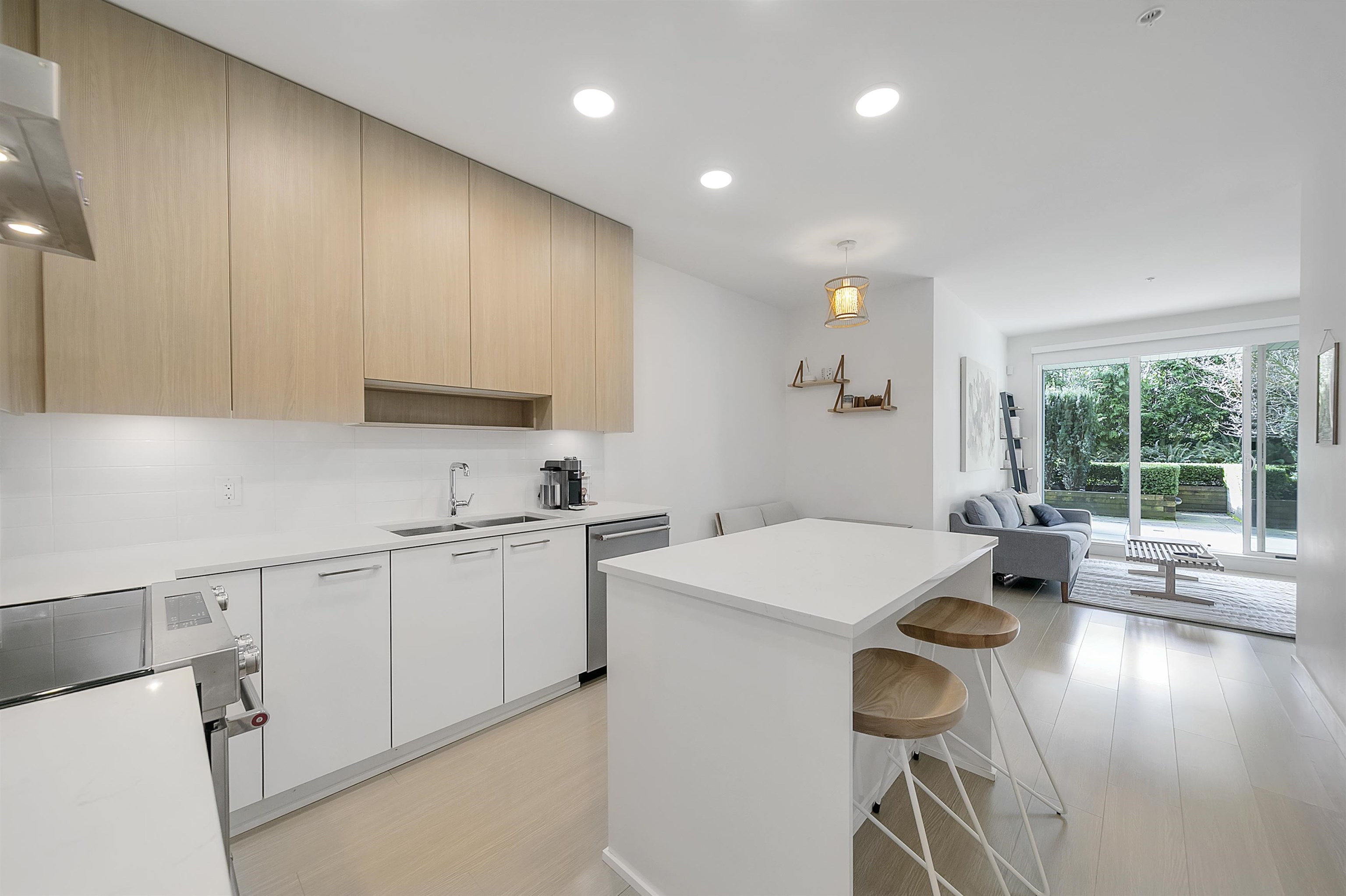 210 5460 BROADWAY, R3103528, BC,