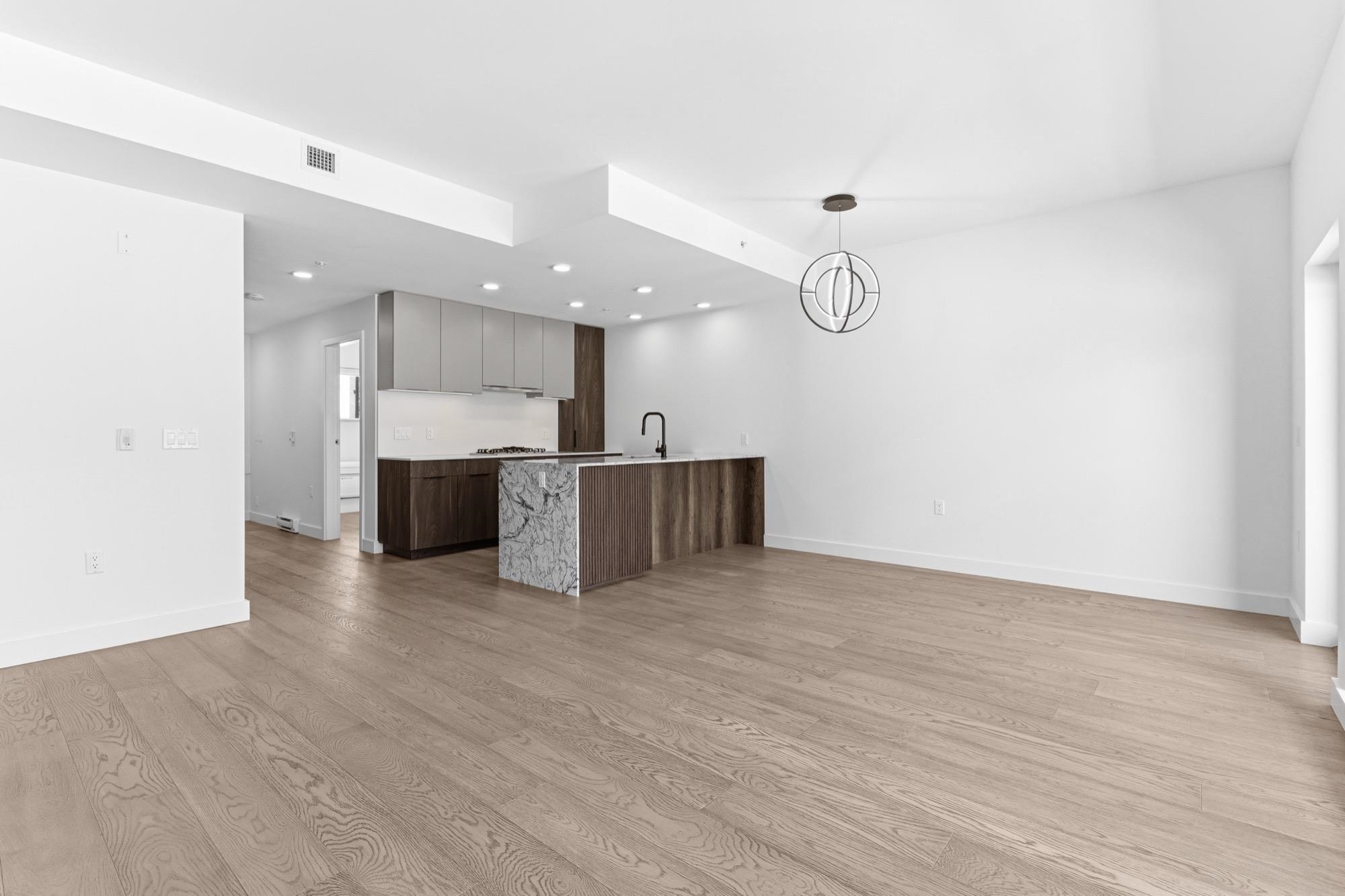 202 3590 39TH AVENUE, R3103548, BC,