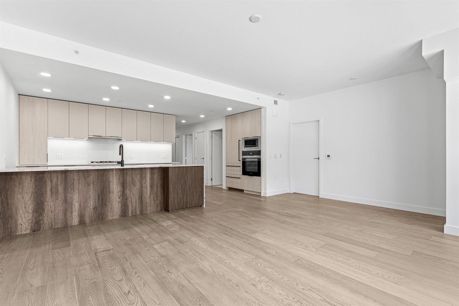 204 3590 39TH AVENUE, R3103570, BC,