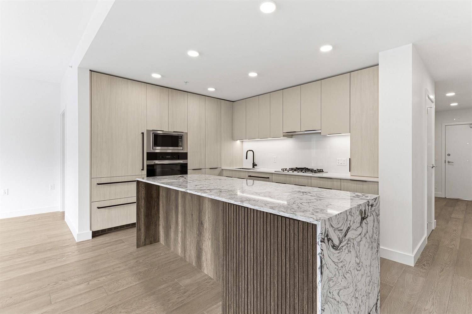 205 3590 39TH AVENUE, R3103582, BC,