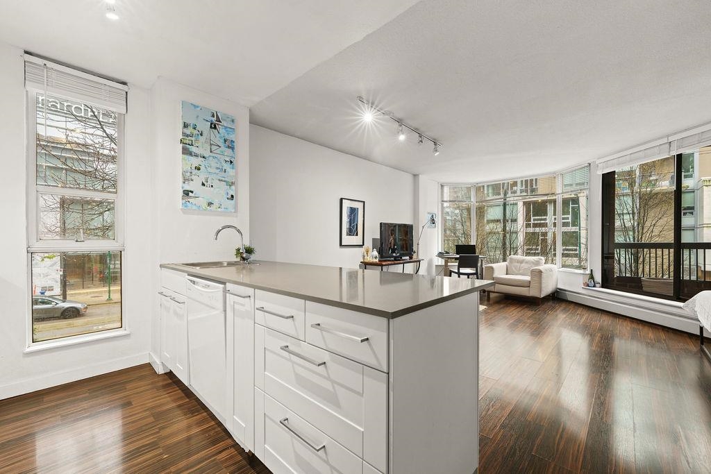 301 1333 HORNBY STREET, R3103647, BC,