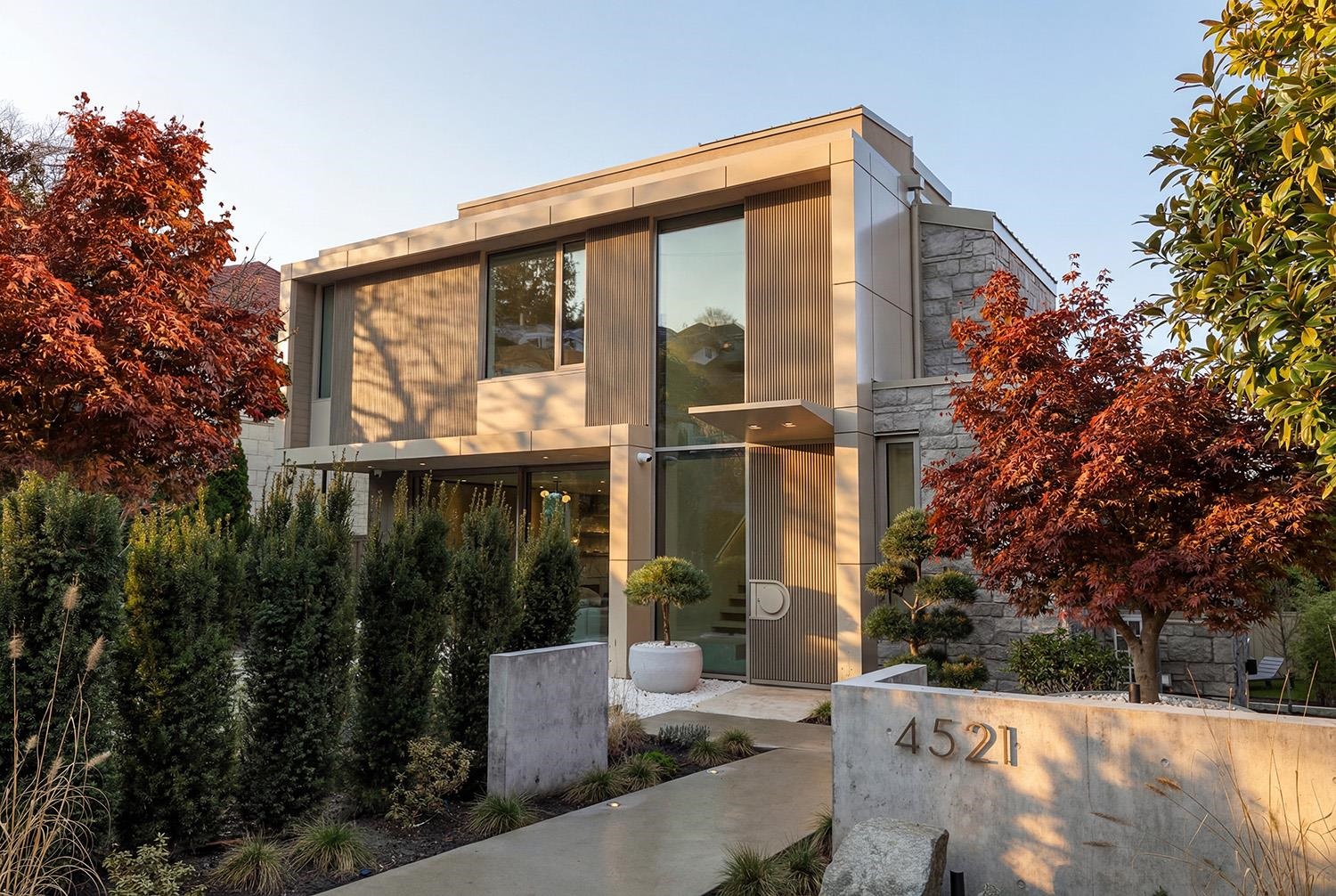 4521 LANGARA AVENUE, Vancouver BC V6R 1C9, R3103651, BC,