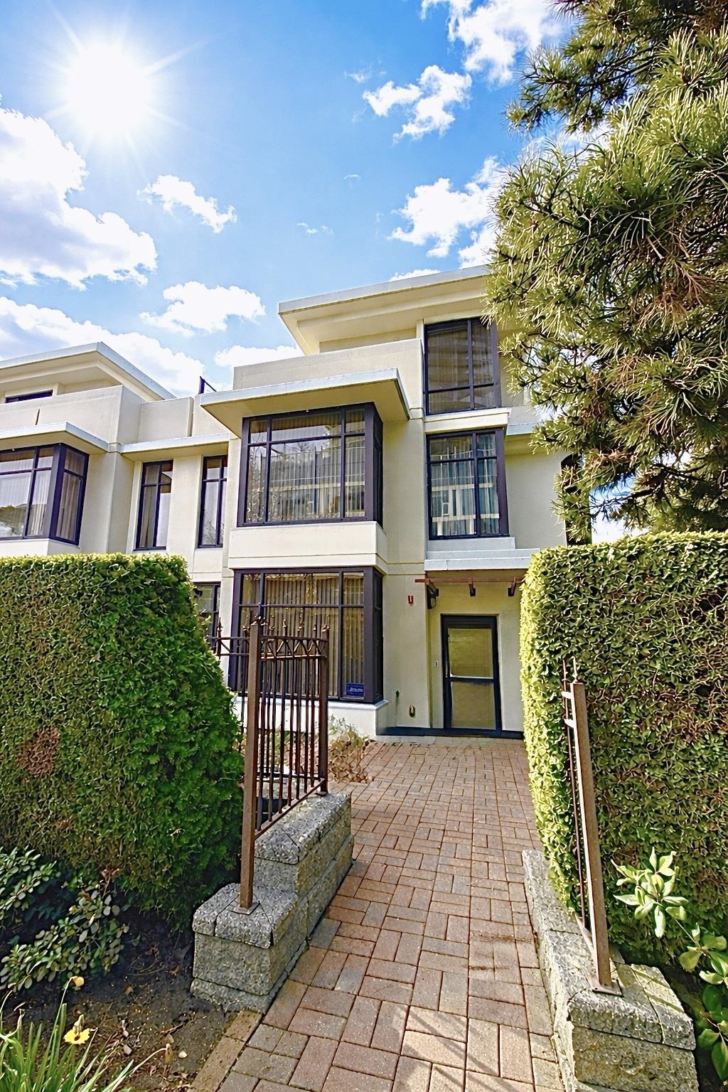 TH13 2089 ROSSER AVENUE, R3103724, BC,