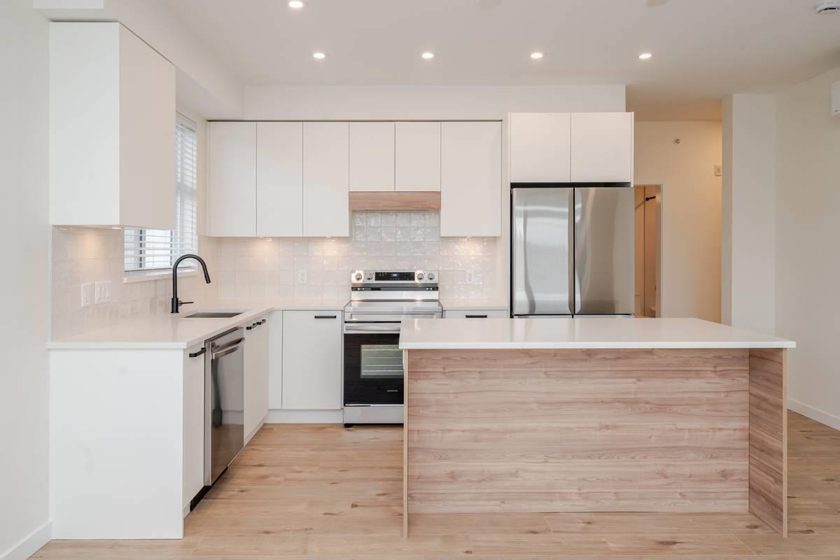 40X 33920 BEST AVENUE, R3104070, BC,