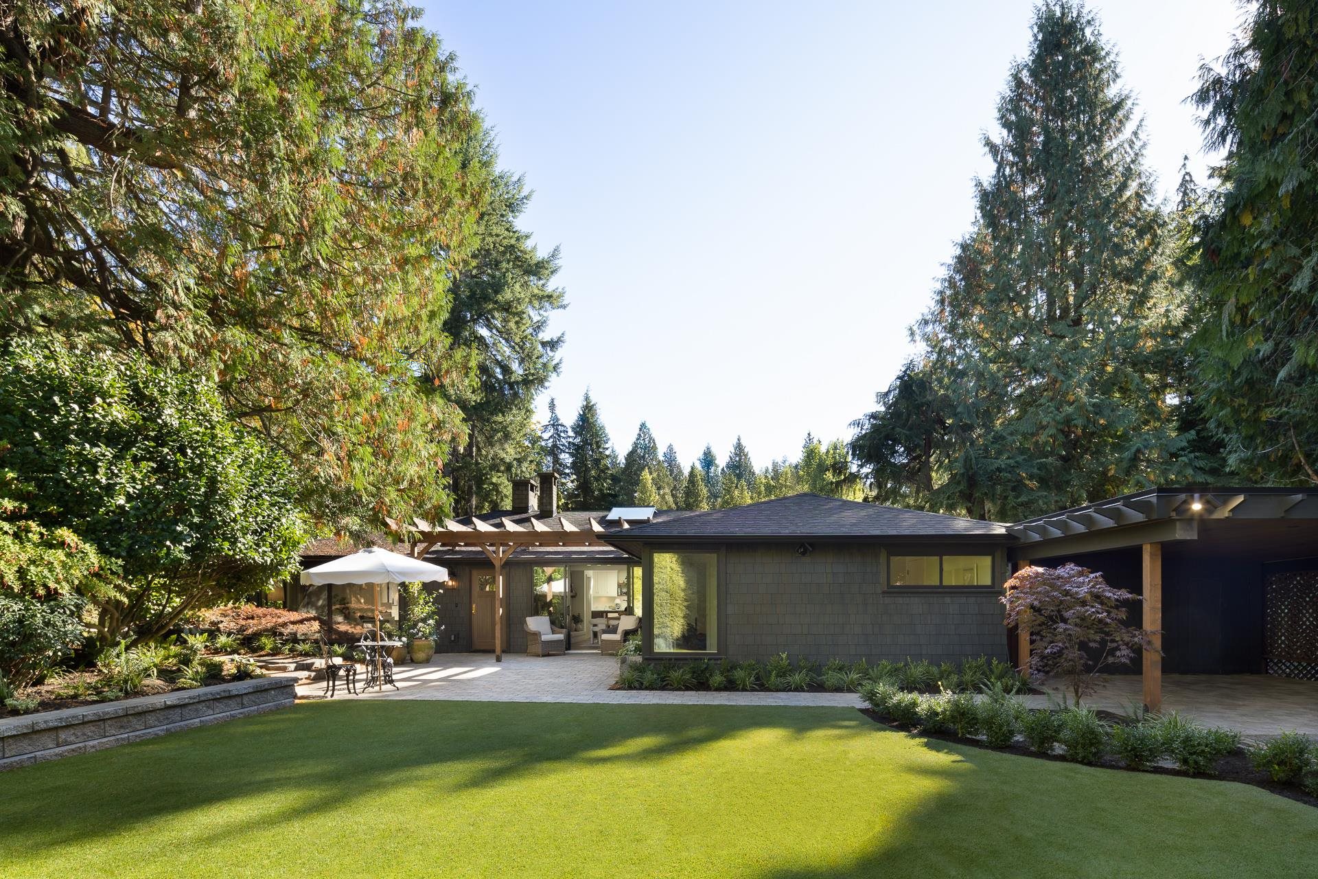 5075 HOWE SOUND LANE, West Vancouver BC V7W 1L4, R3104137, BC,