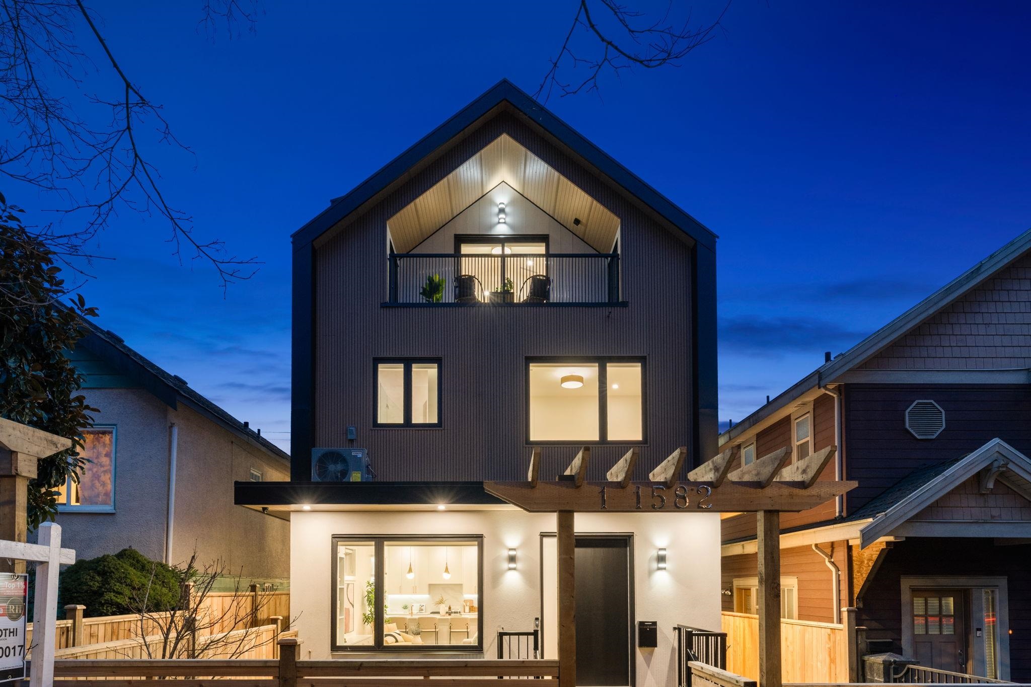 1 1582 2ND AVENUE, R3104140, BC,