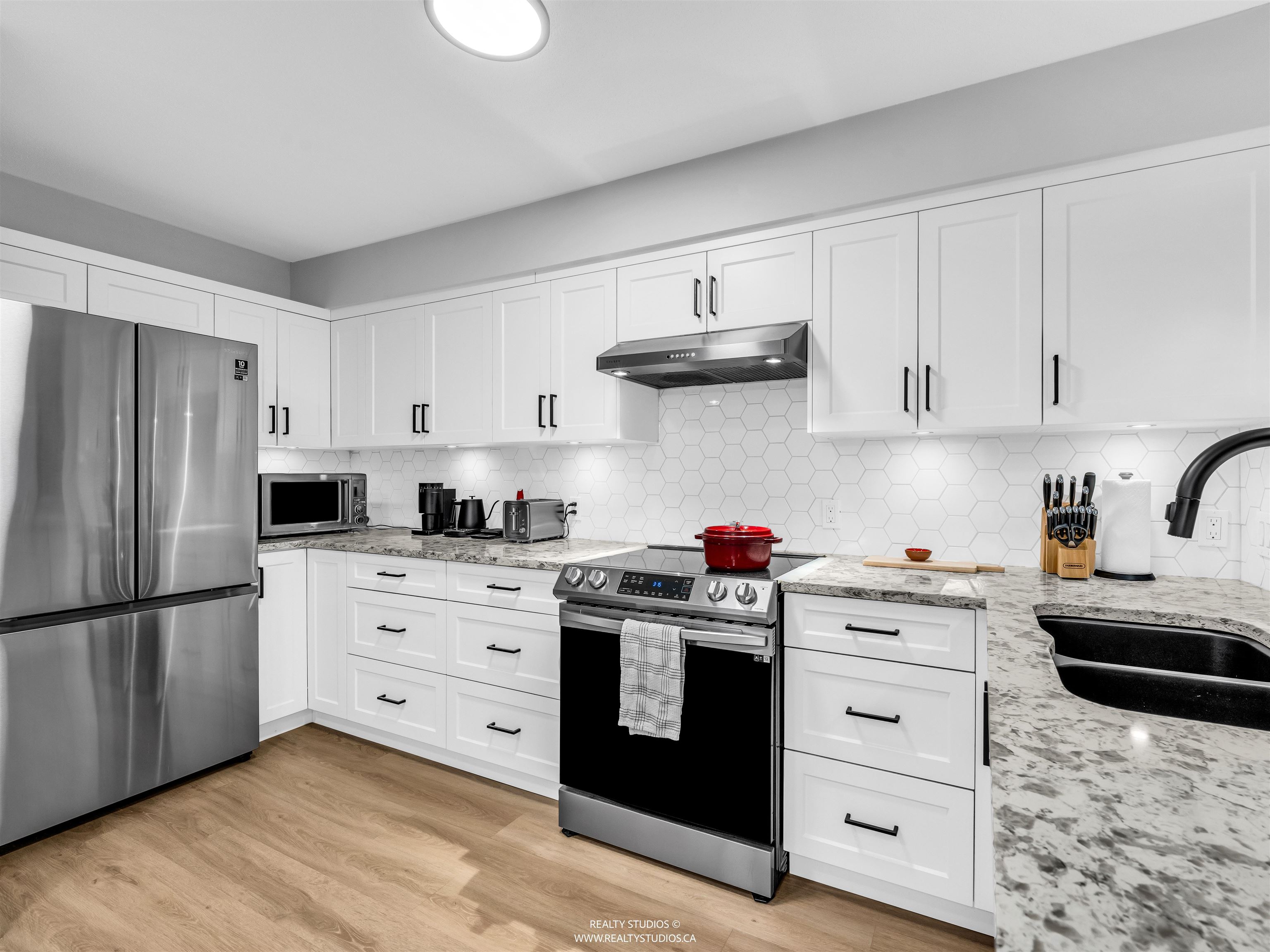 222 10866 CITY PARK WAY, R3104165, BC,