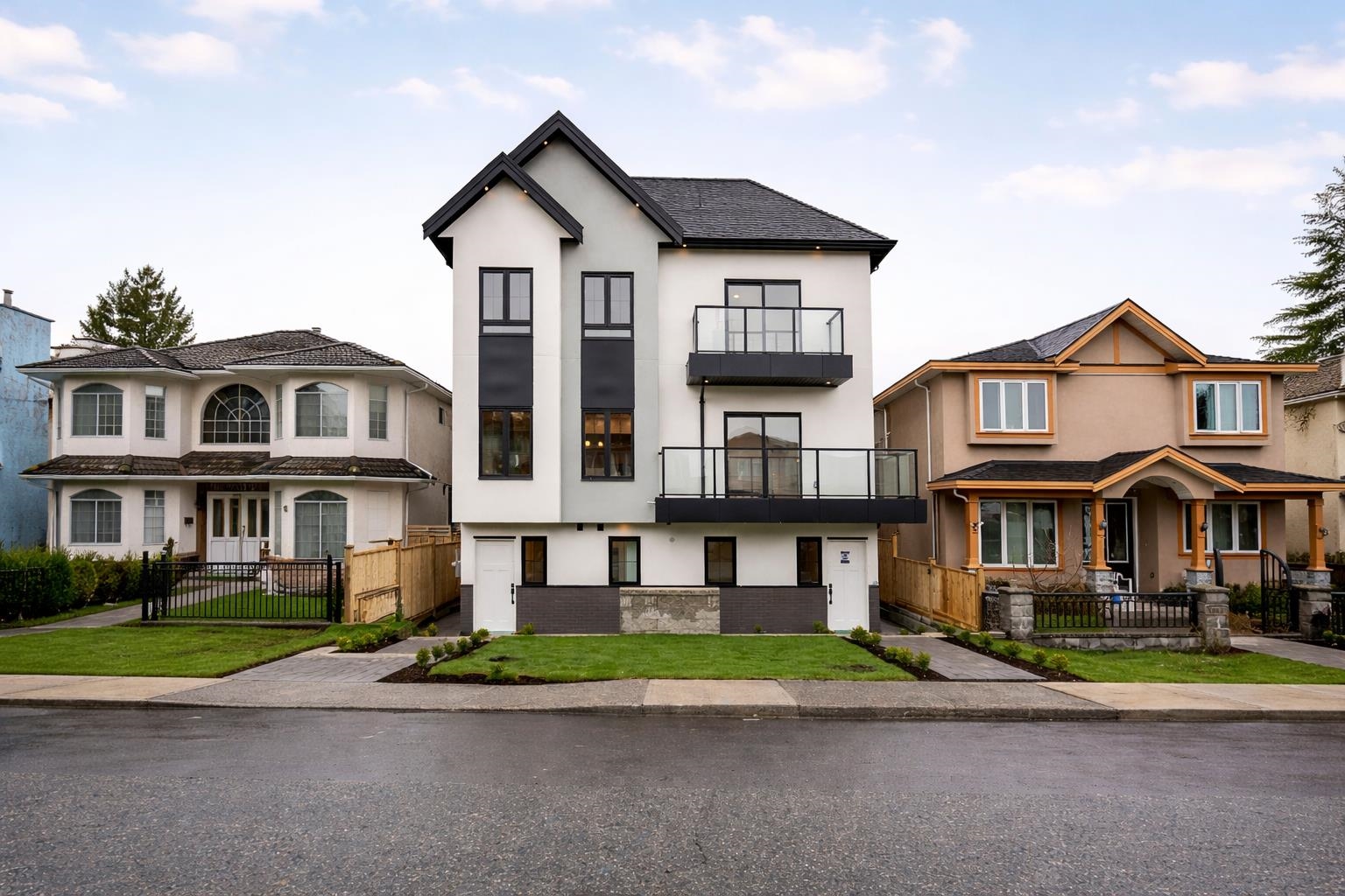 3 7353 12TH AVENUE, R3104216, BC,