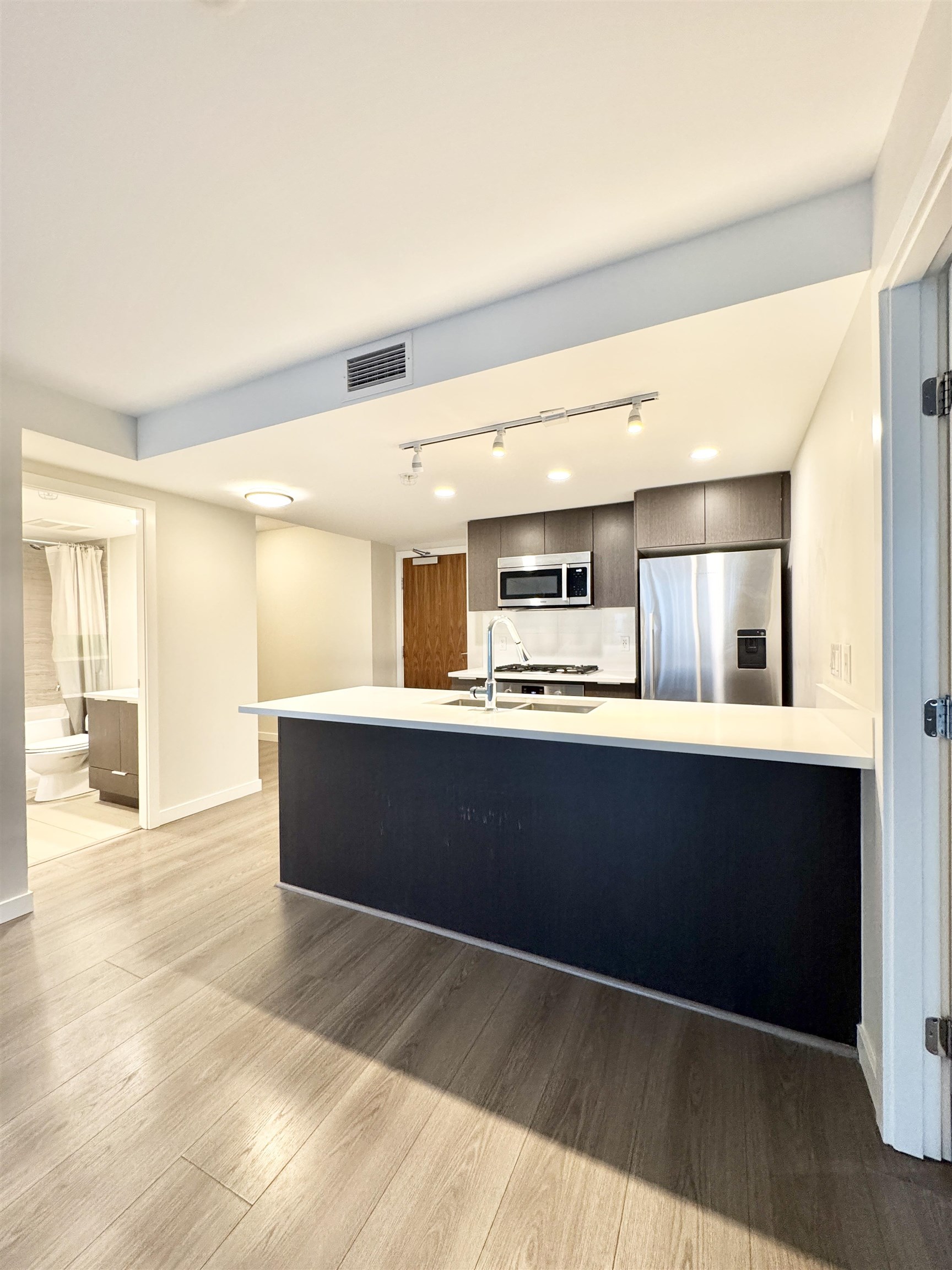 720 8699 HAZELBRIDGE WAY, R3104436, BC,