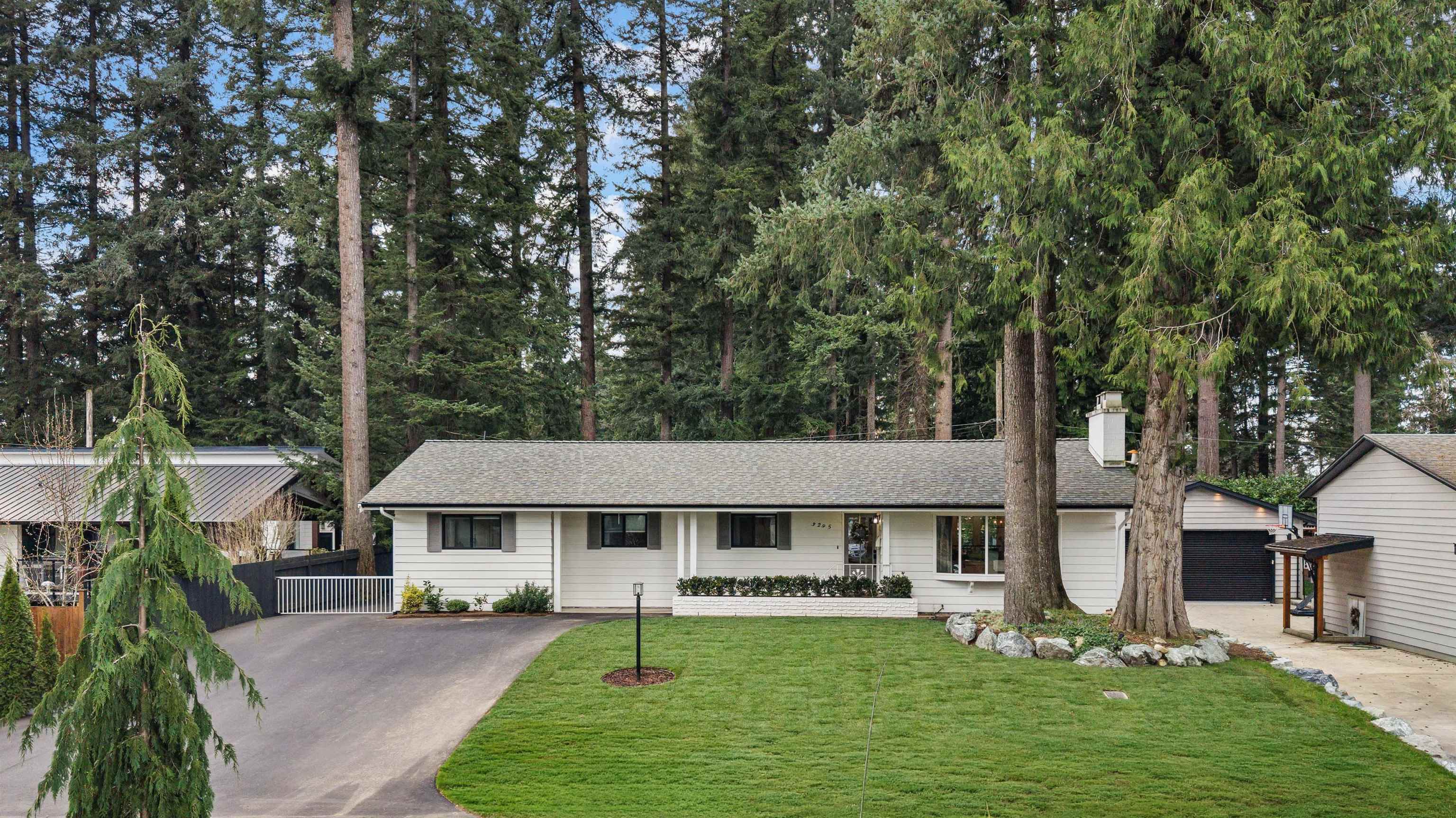 MLS® listing #R3104590 for sale located at 3295 MARVERN WAY, Abbotsford BC V2S 4N1