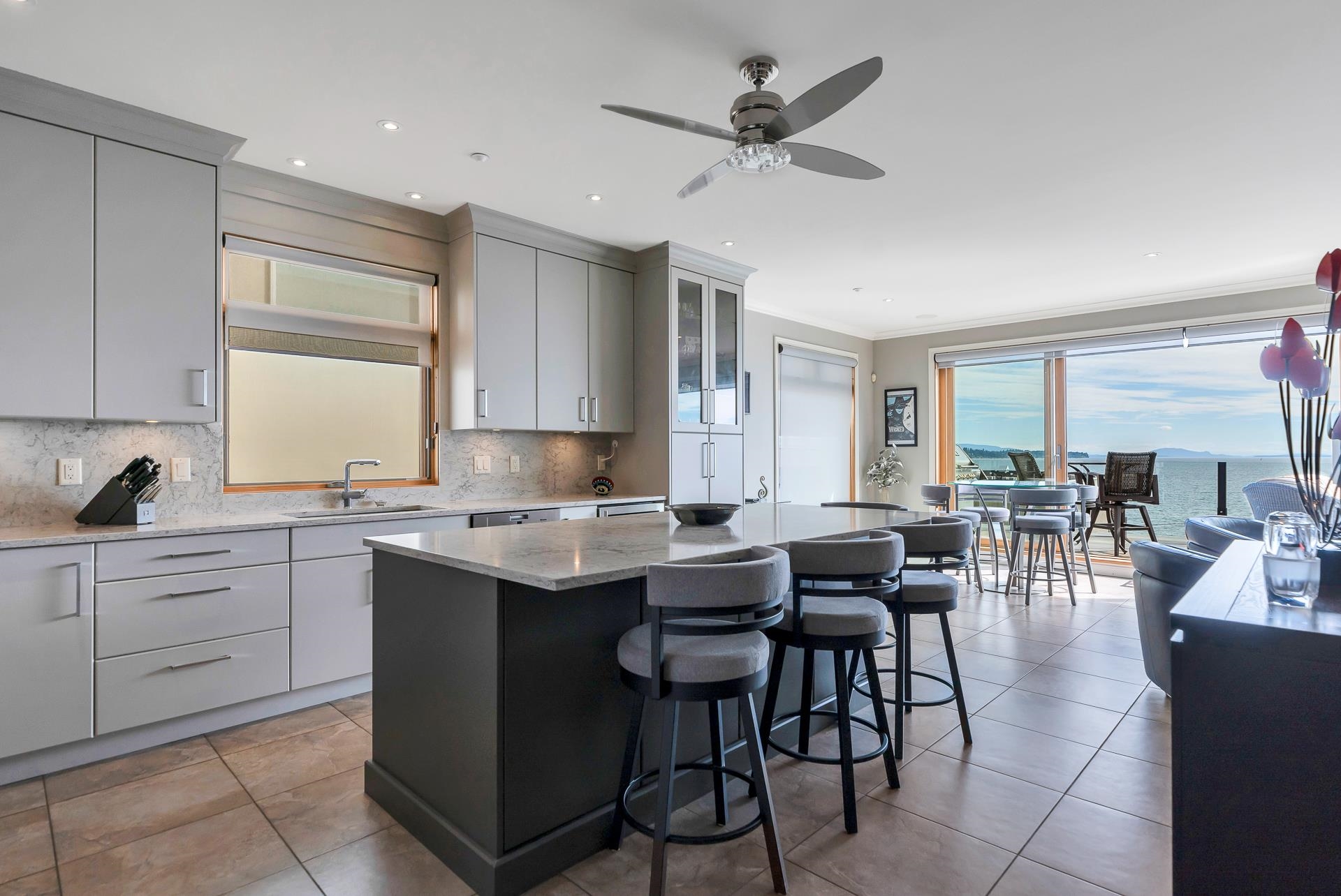 15364 VICTORIA AVENUE STREET, White Rock BC V4B 1H2, R3104693, BC,