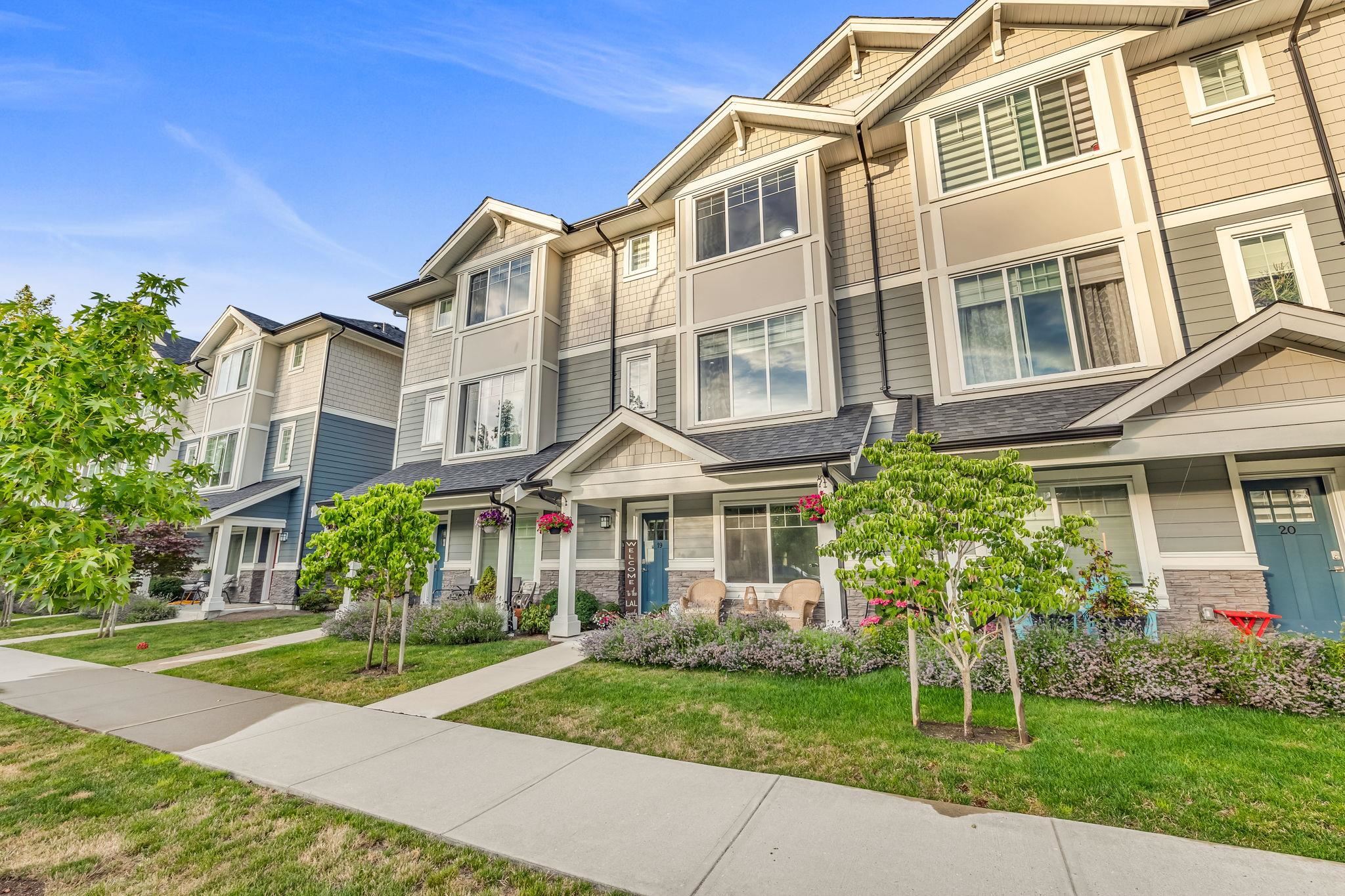 19 19483 74 AVENUE, R3104883, BC,