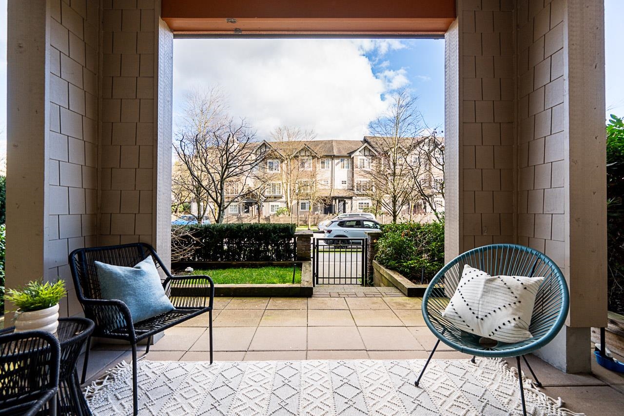 210 3399 NOEL DRIVE, R3104996, BC,