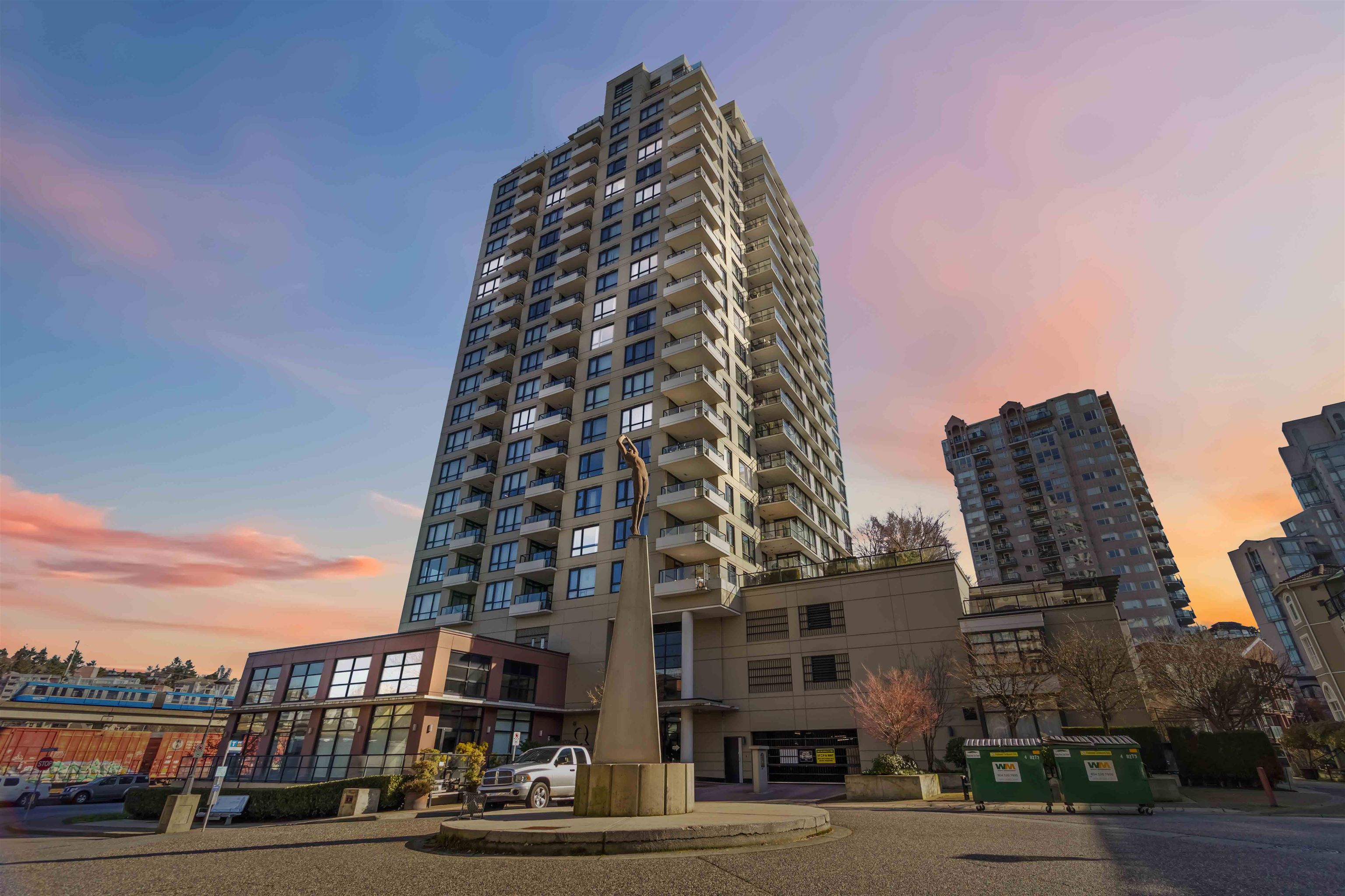 601 1 RENAISSANCE SQUARE, R3105149, BC,