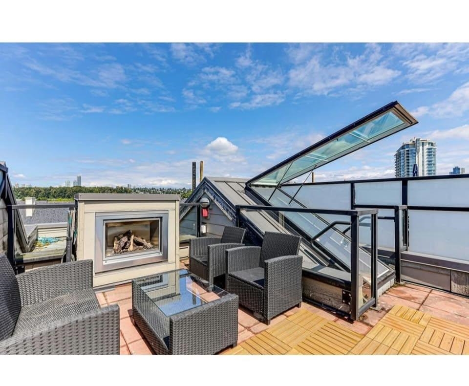 5 230 SALTER STREET, R3105453, BC,