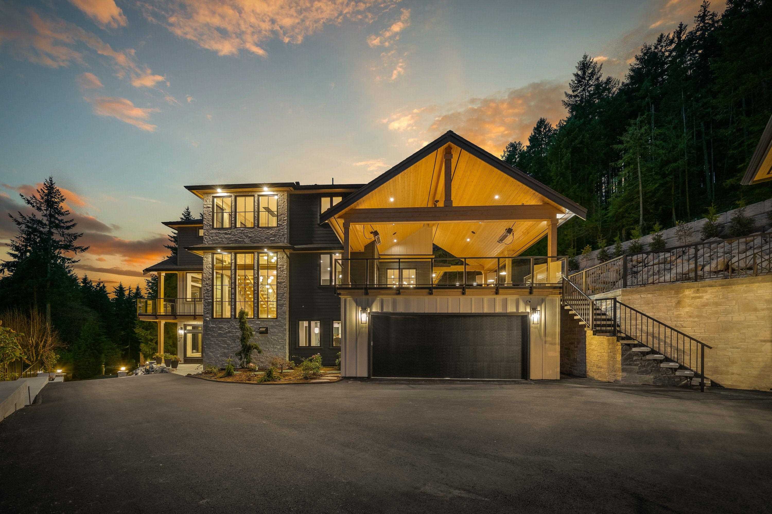 135 OAK COURT, Anmore BC V3H 4W9, R3105458, BC,