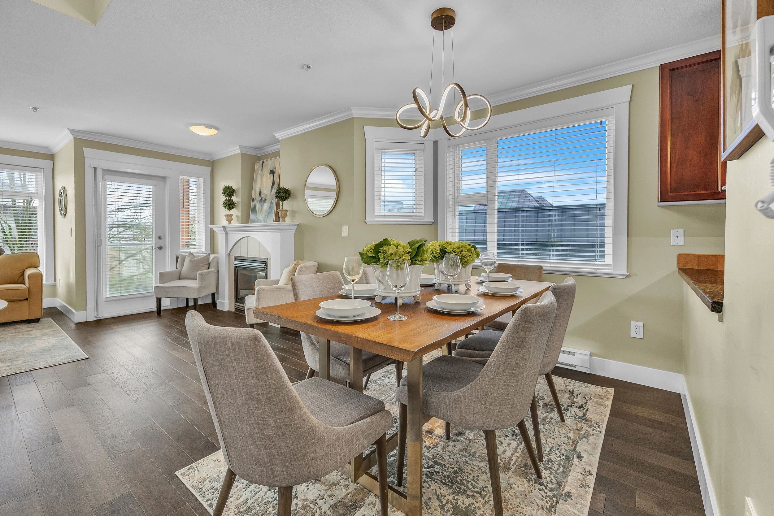 302 152 12TH STREET, R3105507, BC,