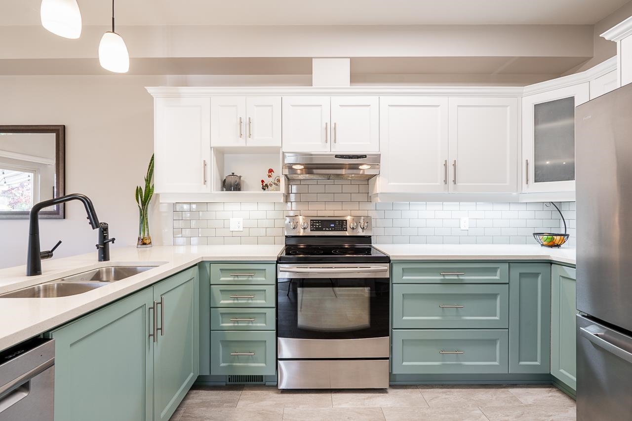 9 998 RIVERSIDE DRIVE, R3105556, BC,