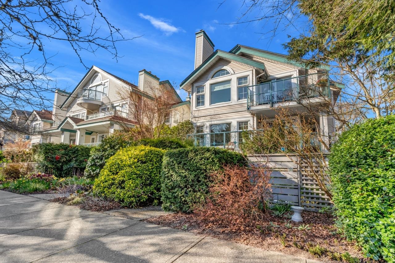 101 735 15 AVENUE, R3105572, BC,