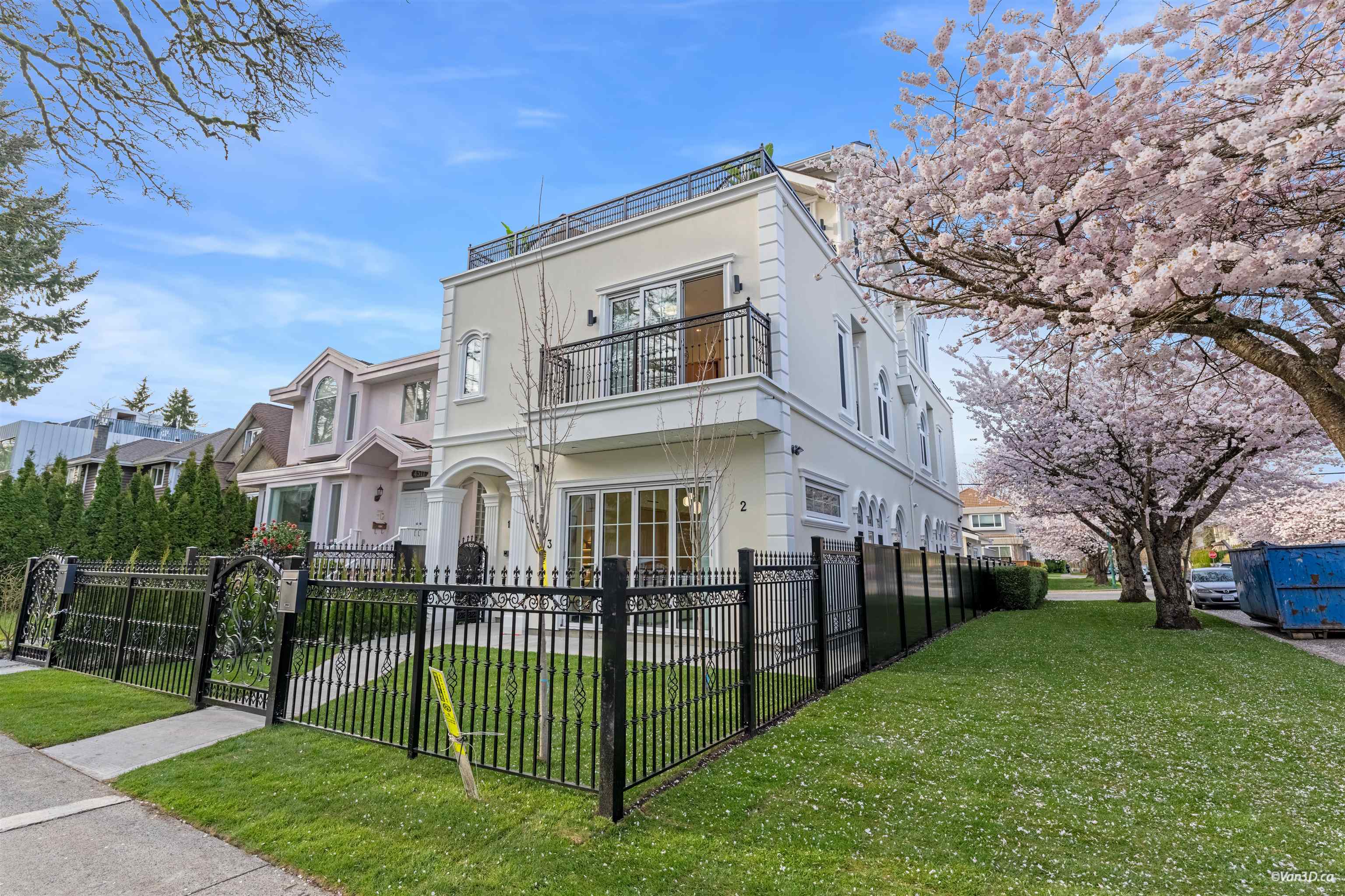 1 4503 15TH AVENUE, R3105738, BC,