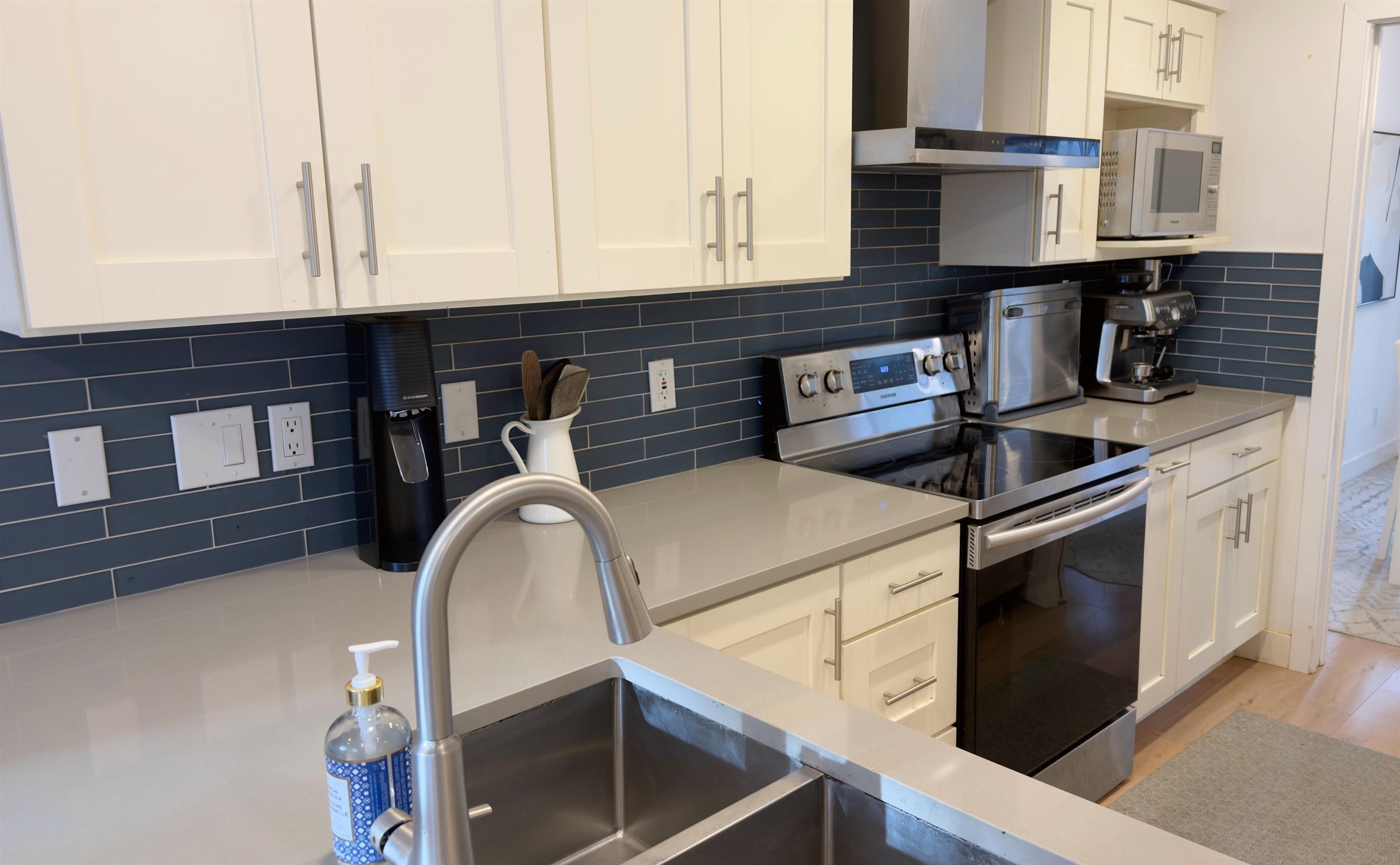 10 2118 EASTERN AVENUE, R3105771, BC,