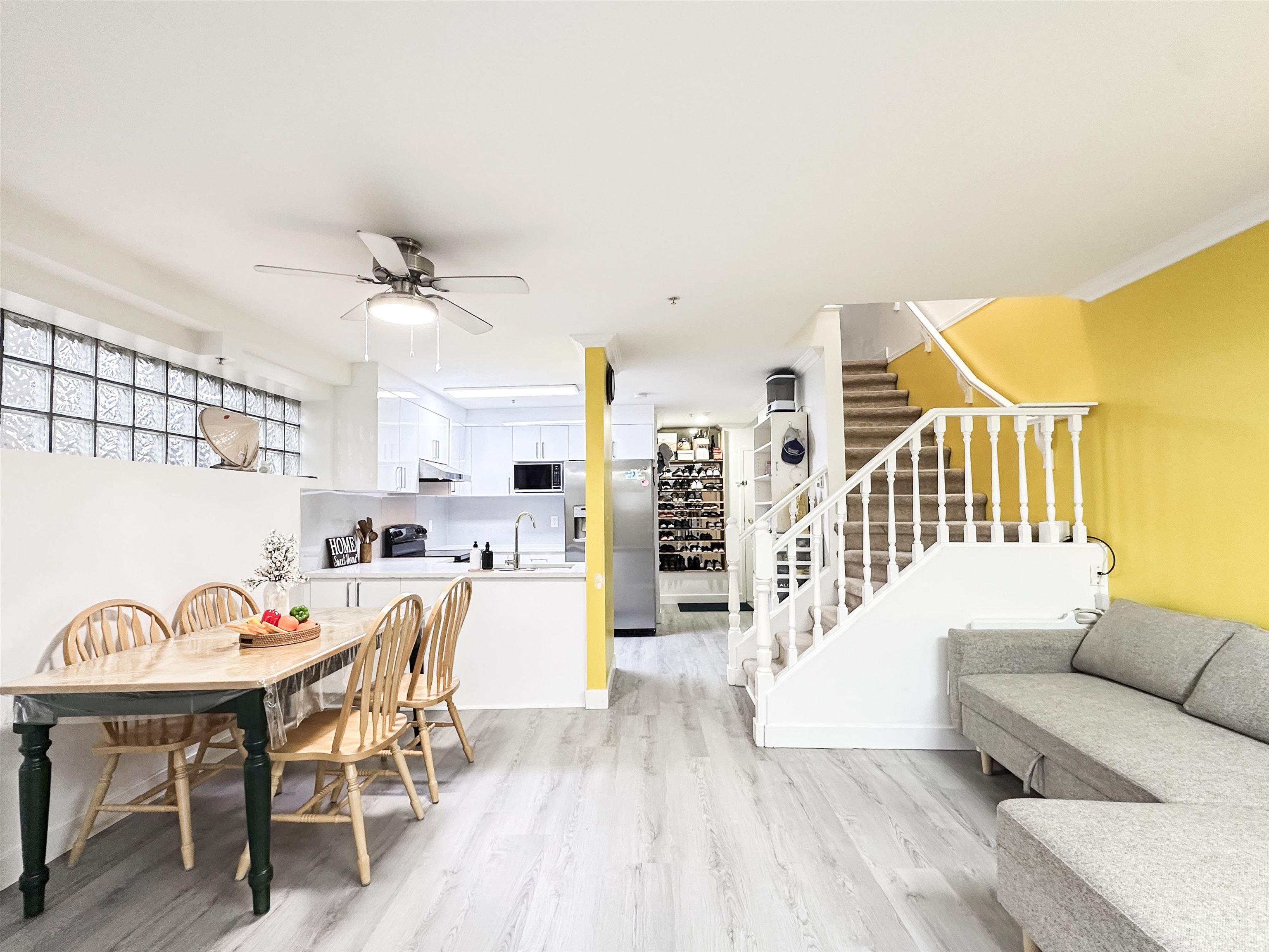 211 22356 MCINTOSH AVENUE, R3105852, BC,