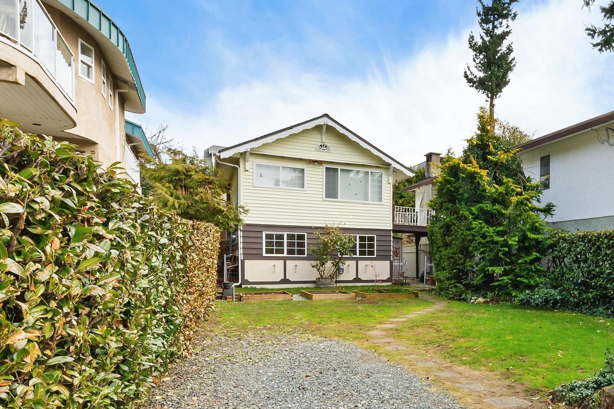 866 FINLAY STREET, White Rock BC V4B 4K2, R3105930, BC,