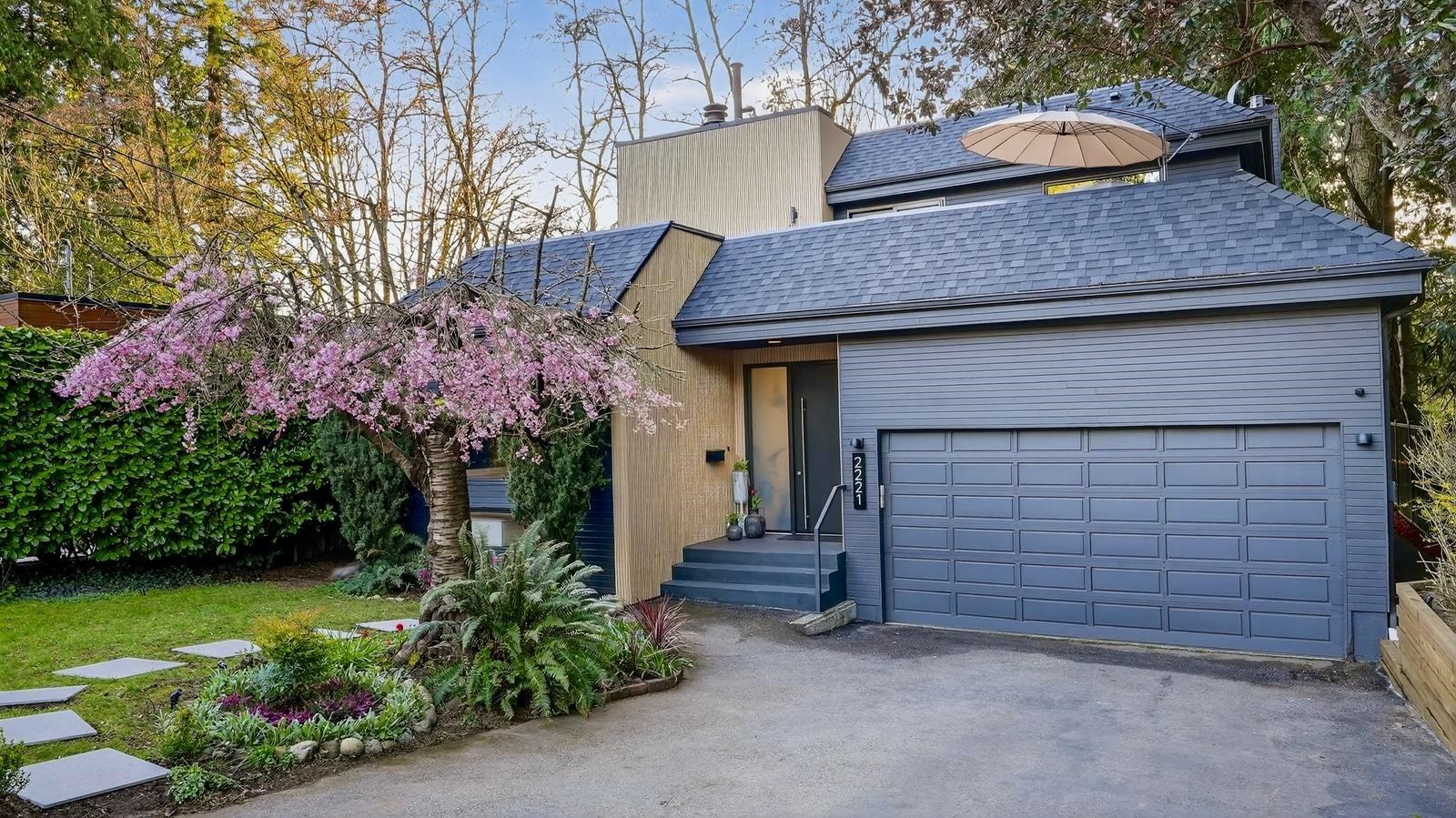 2221 BOWSER AVENUE, North Vancouver BC V7P 2Z1, R3105960, BC,