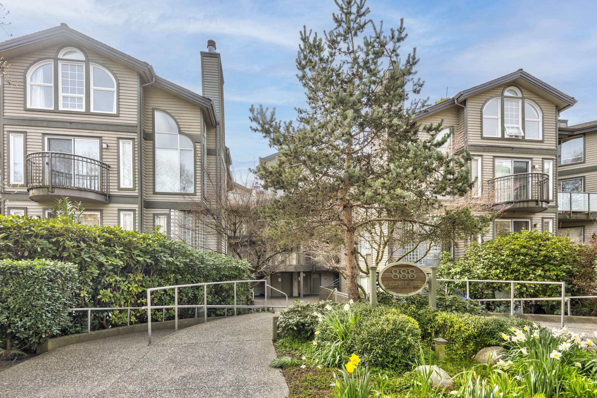 406 888 13TH AVENUE, R3106118, BC,