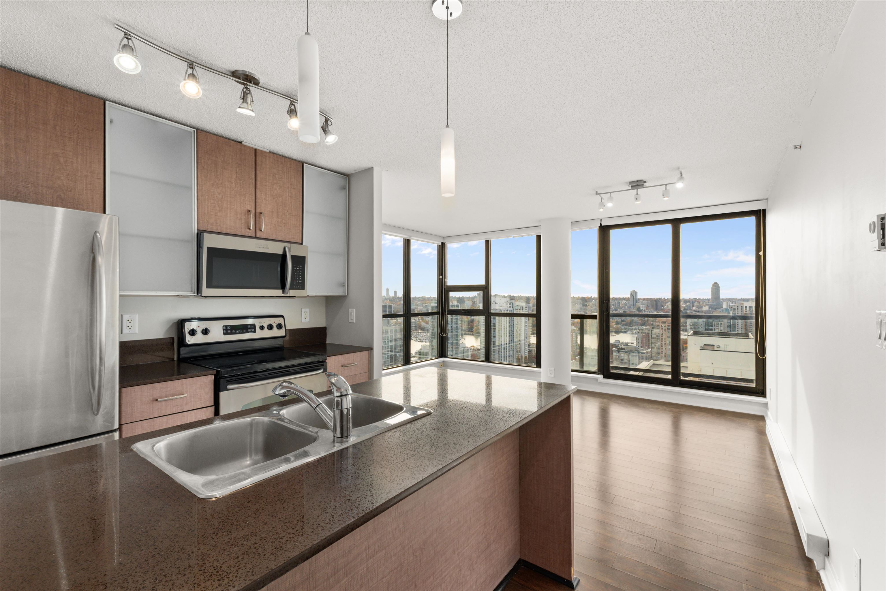 3403 909 MAINLAND STREET, R3106277, BC,