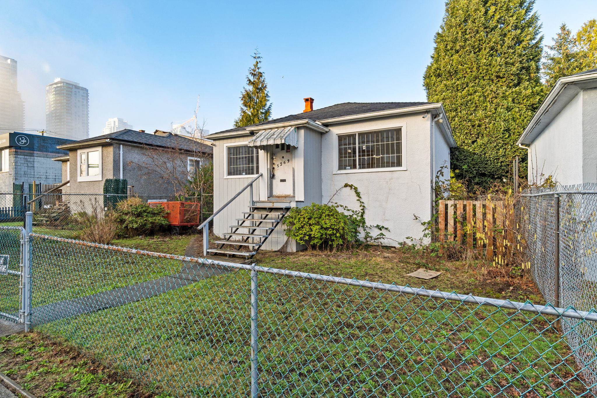 5263 IMPERIAL STREET, Burnaby BC V5J 1E5, R3106429, BC,