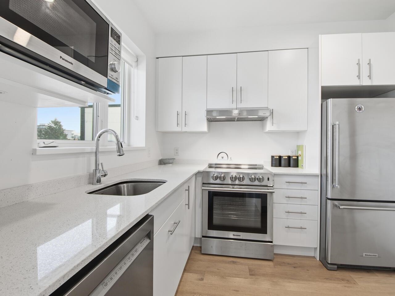 405 2137 CHESTERFIELD AVENUE, R3106650, BC,