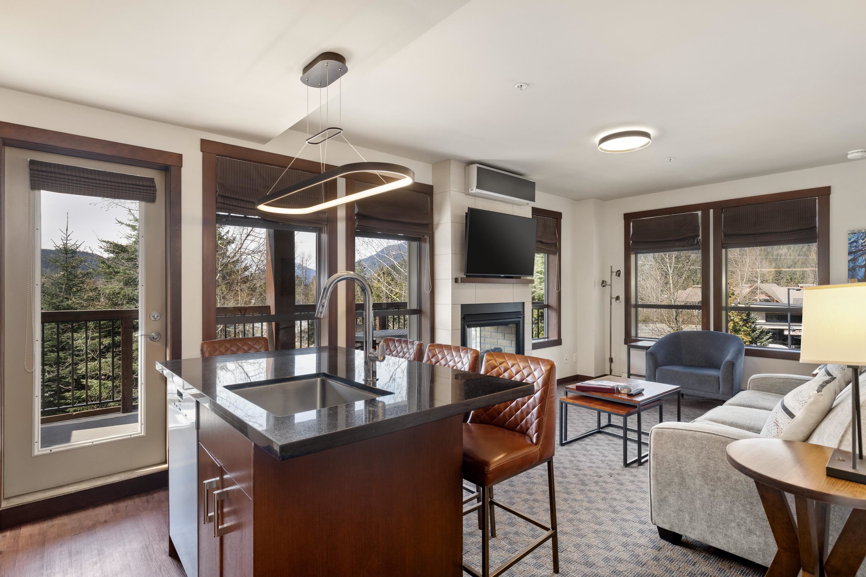 108A 2020 LONDON LANE, R3106803, BC,