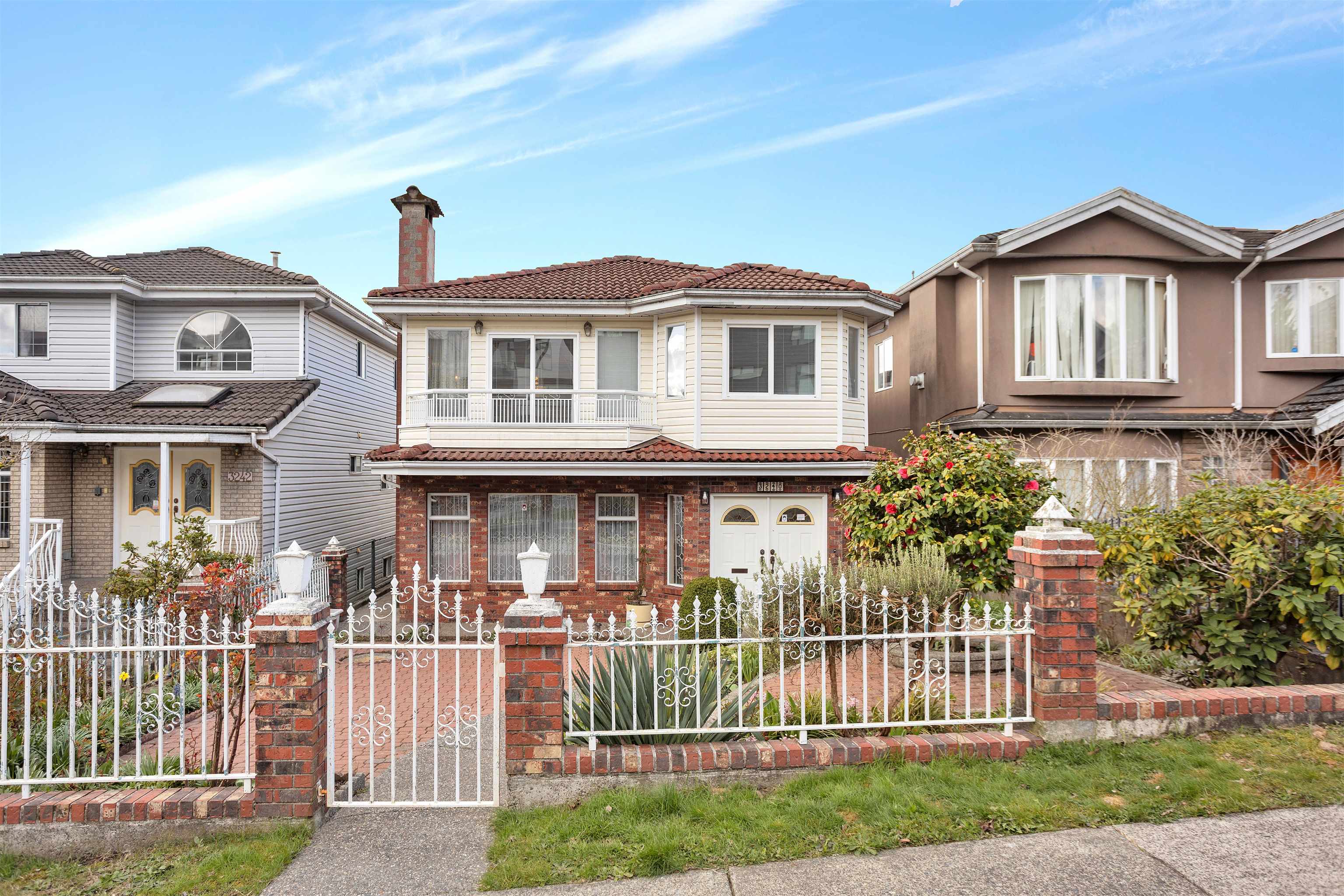 3240 CLIVE AVENUE, Vancouver BC V5R 4V2, R3107322, BC,