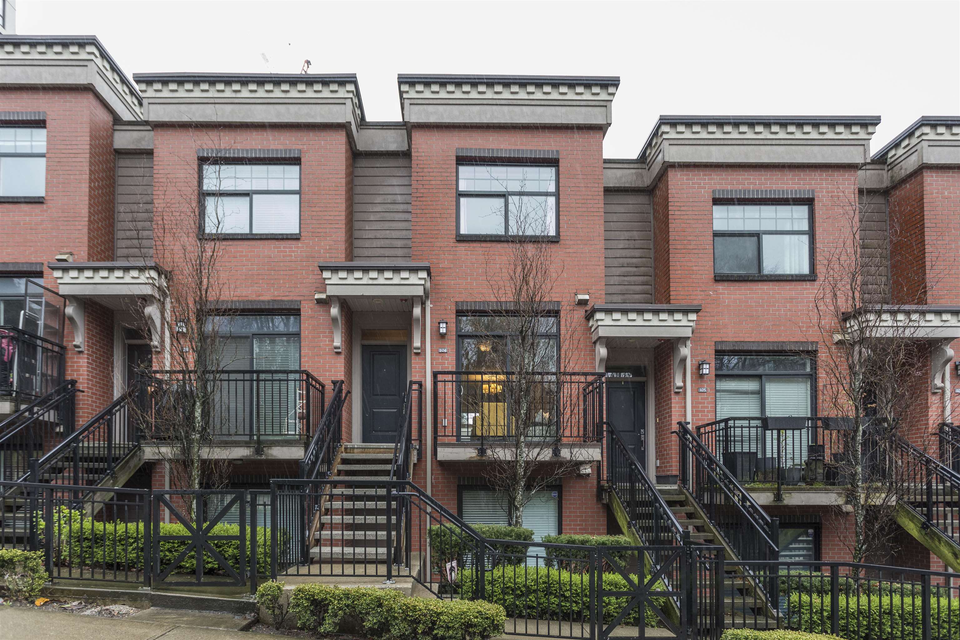 104 828 ROYAL AVENUE, R3107323, BC,